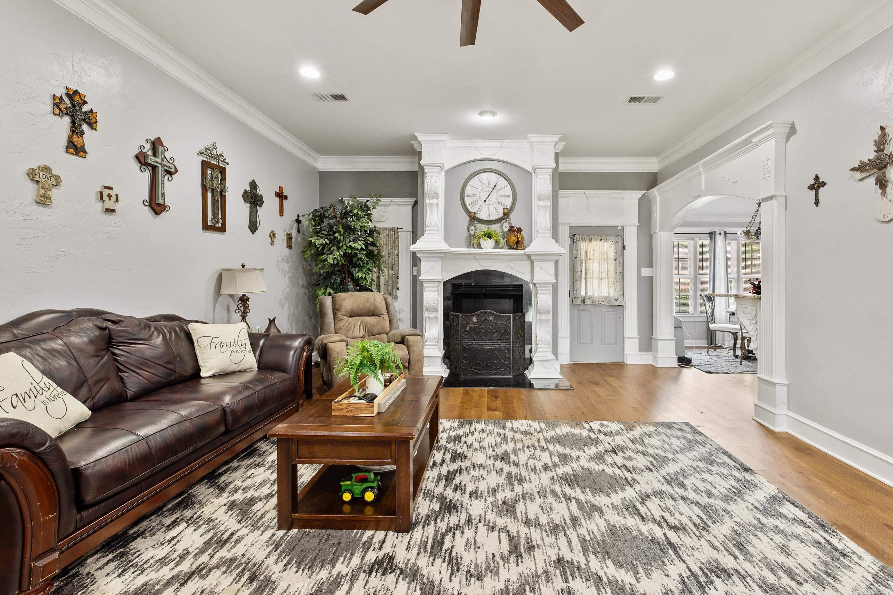 LONGHILLS VILLAGE - Residential