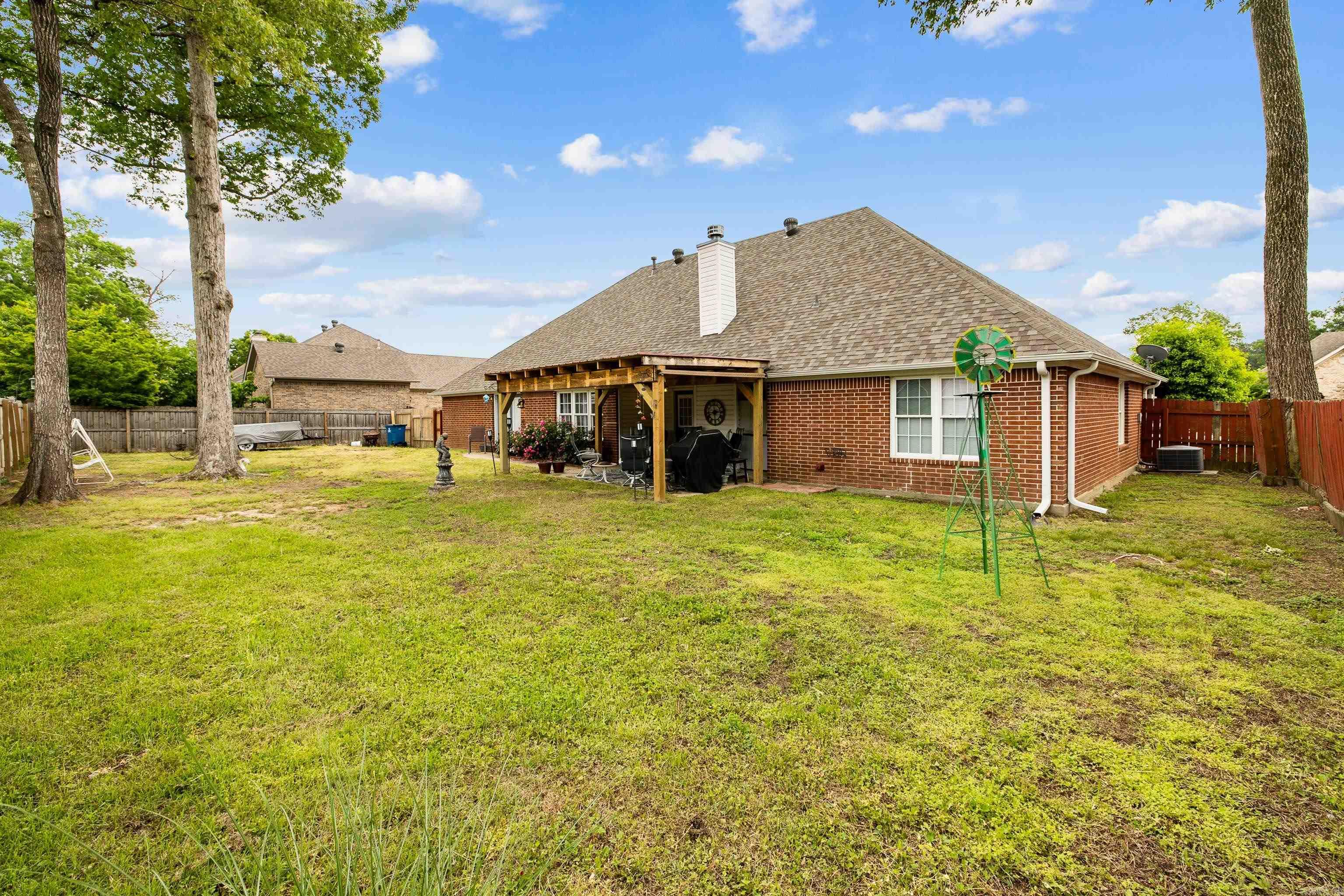 LONGHILLS VILLAGE - Residential