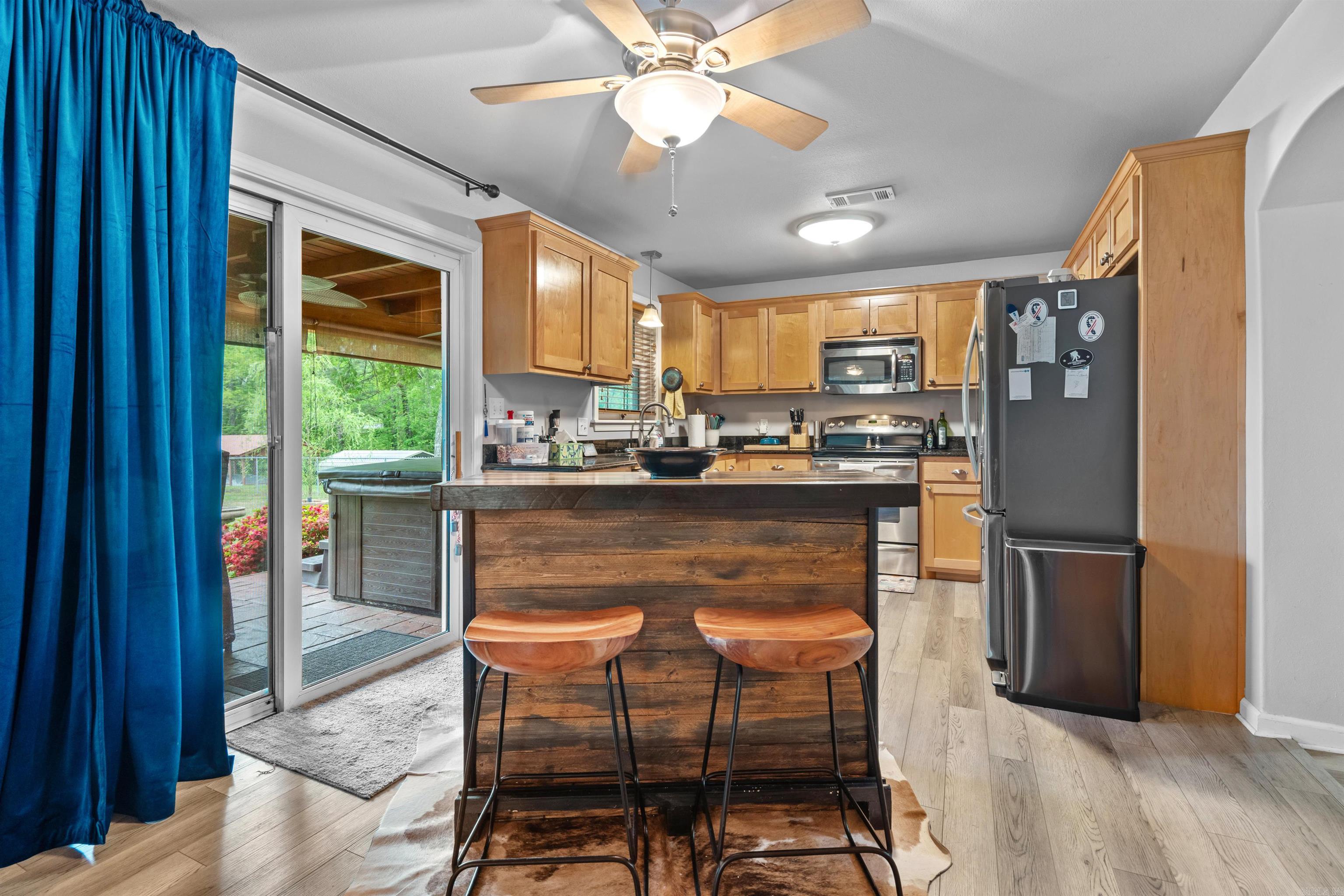 LAKE FOREST - Residential