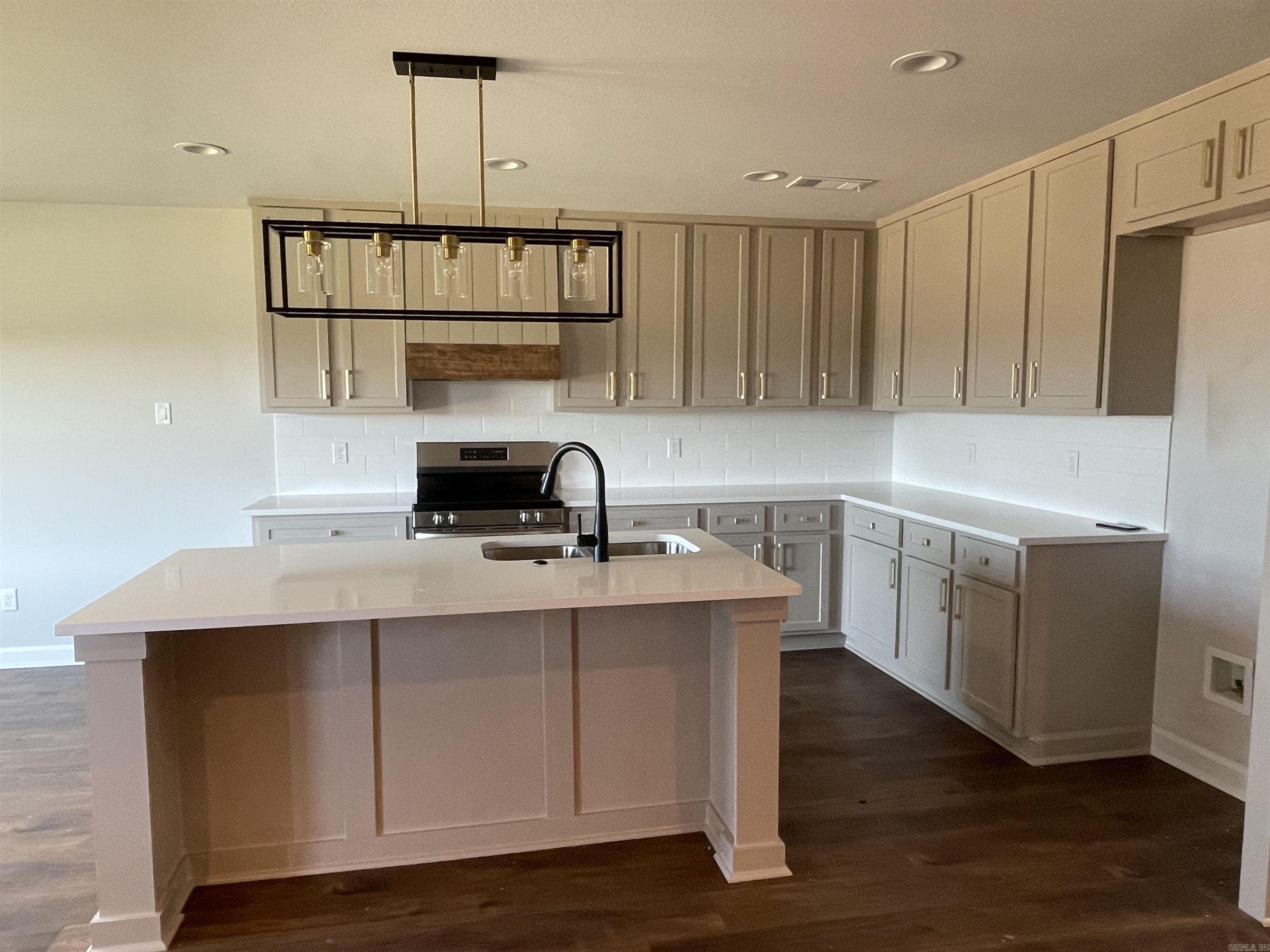 NATALIE'S PLACE - Residential