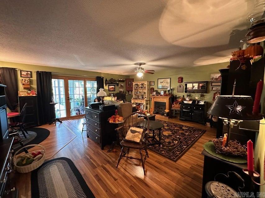 PIONEER VILLAGE MANOR - Residential