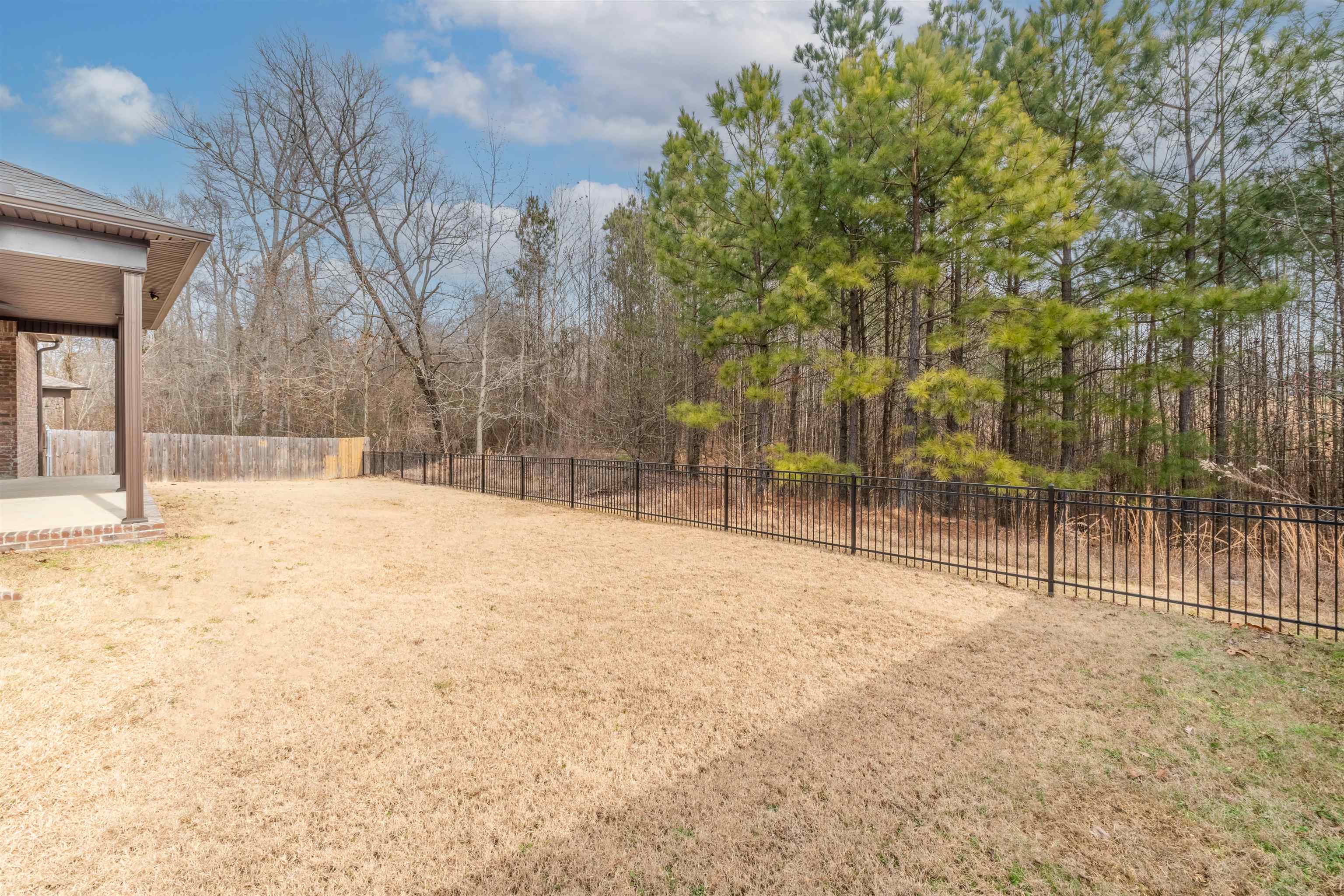 HERITAGE MEADOWS - Residential