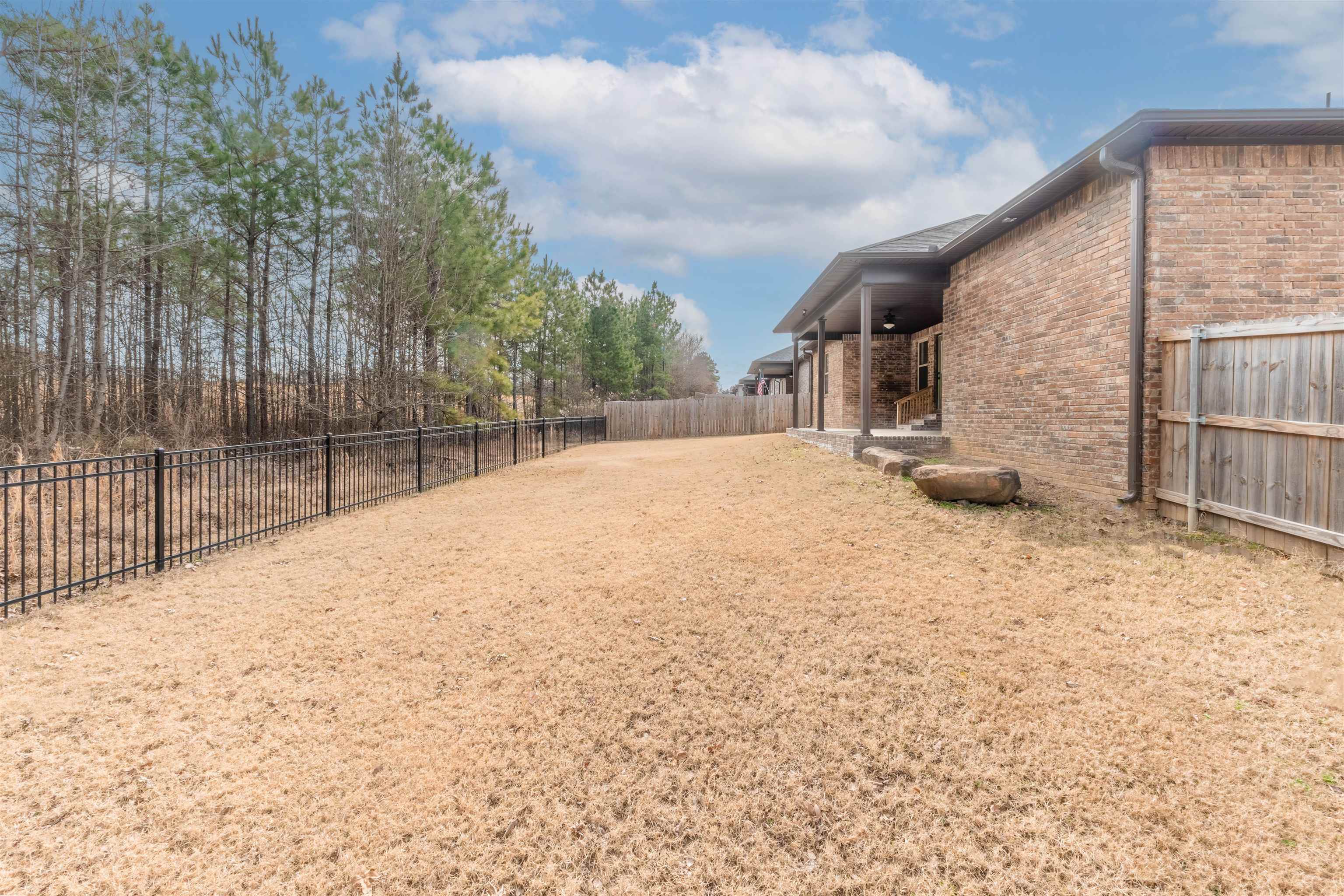 HERITAGE MEADOWS - Residential