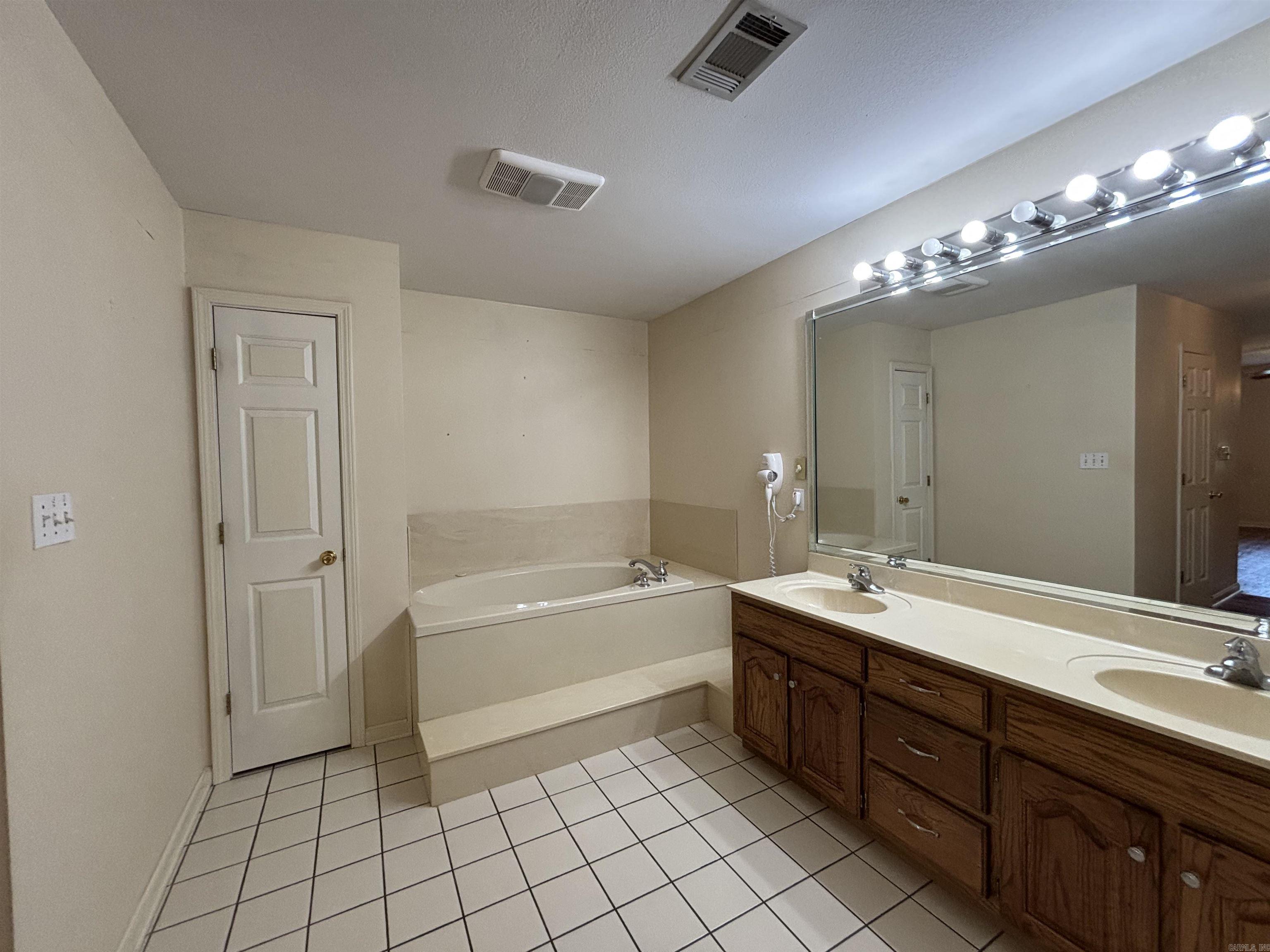 NORTH RIDGE ESTATES - Residential