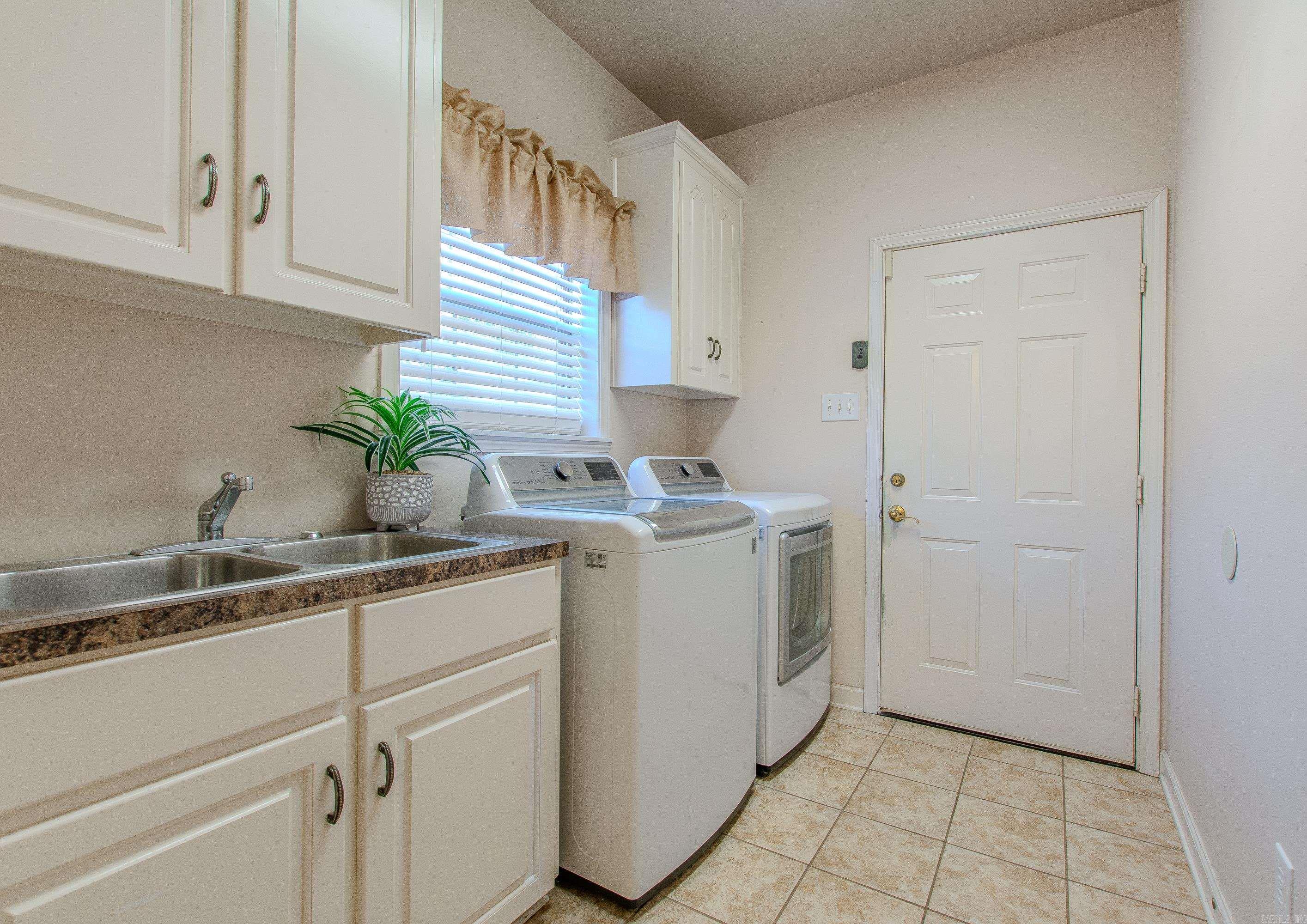 OAK RIDGE RANCH - Residential