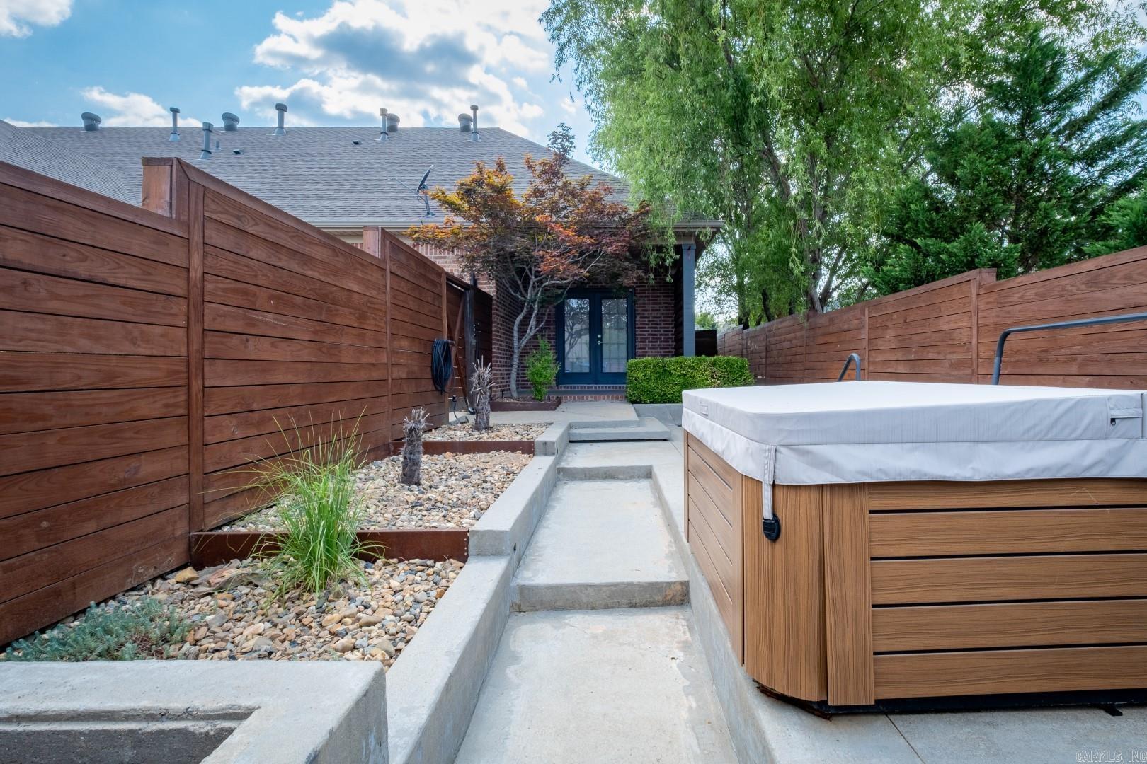 THE GARDEN AT VALLEY FALLS - Residential