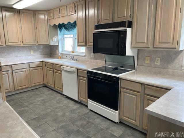 KINGWOOD PLACE - Residential