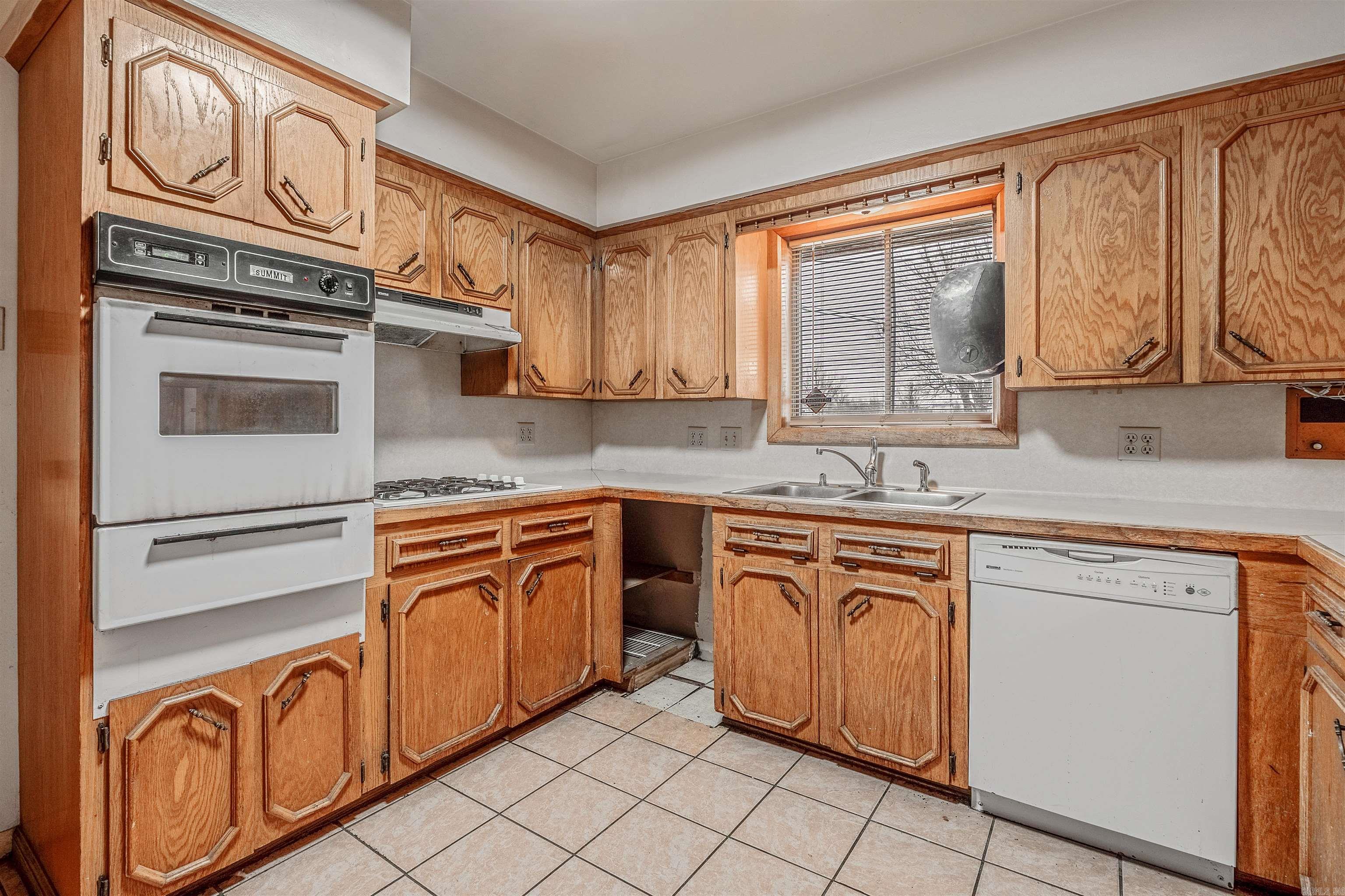 S-L-G - Commercial Sale