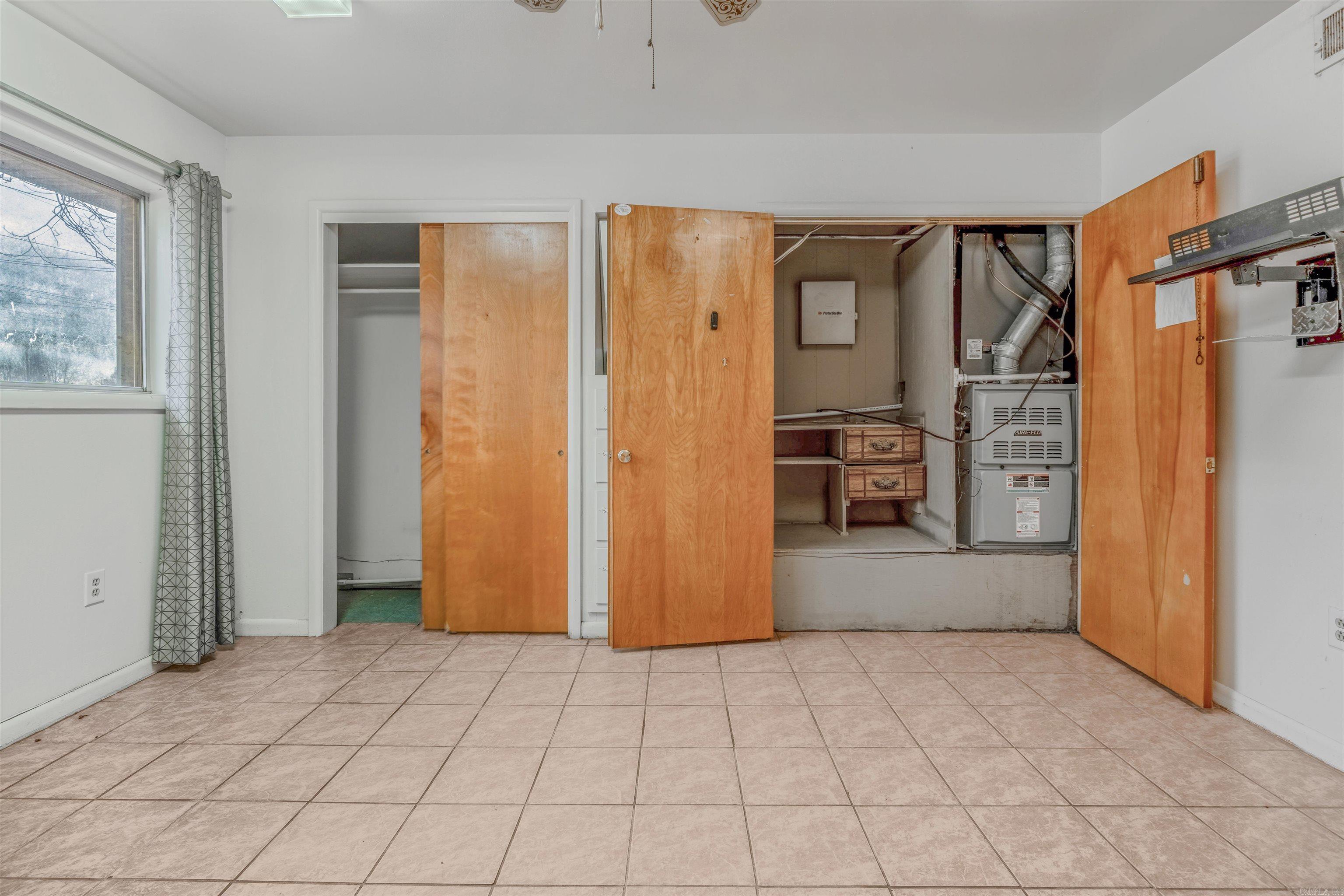 S-L-G - Commercial Sale