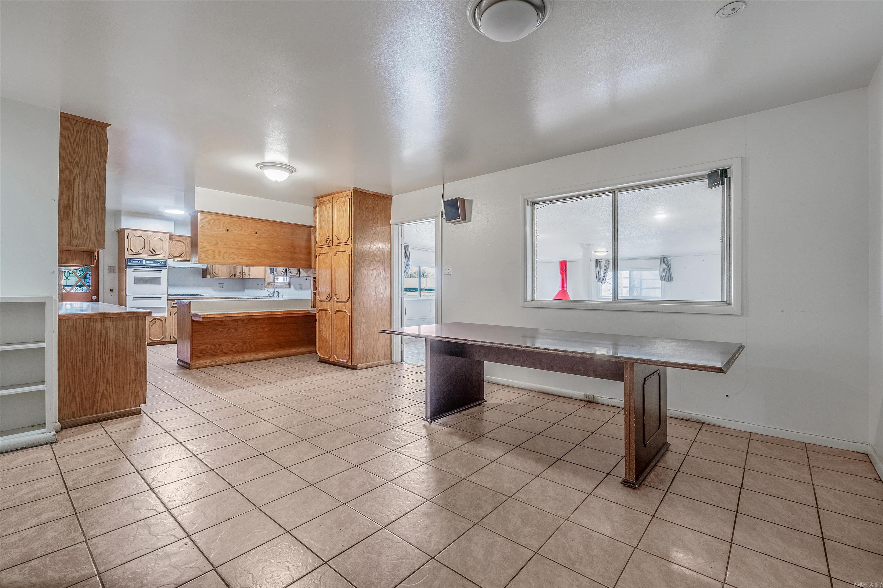 S-L-G - Commercial Sale