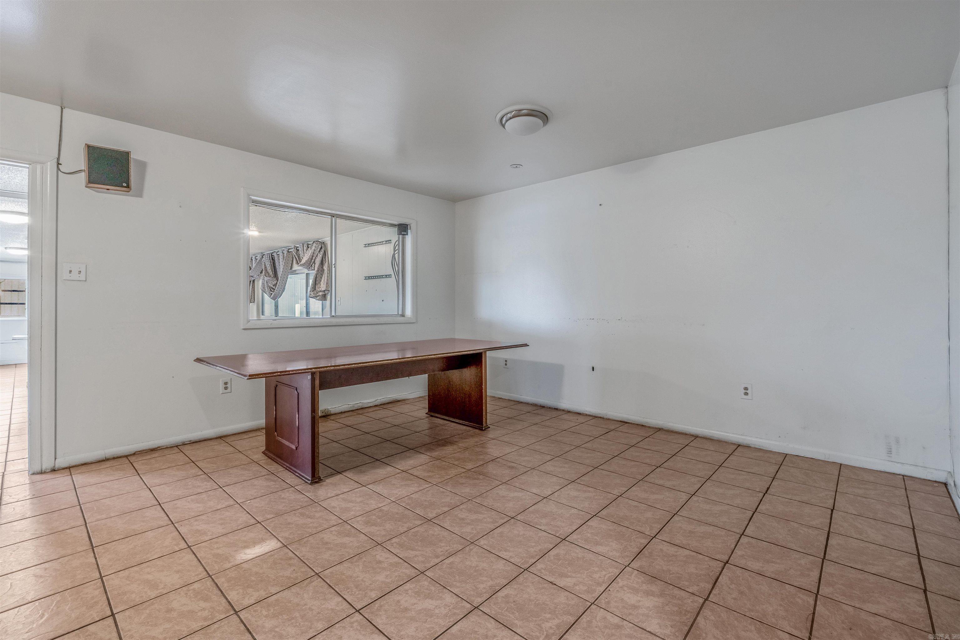 S-L-G - Commercial Sale