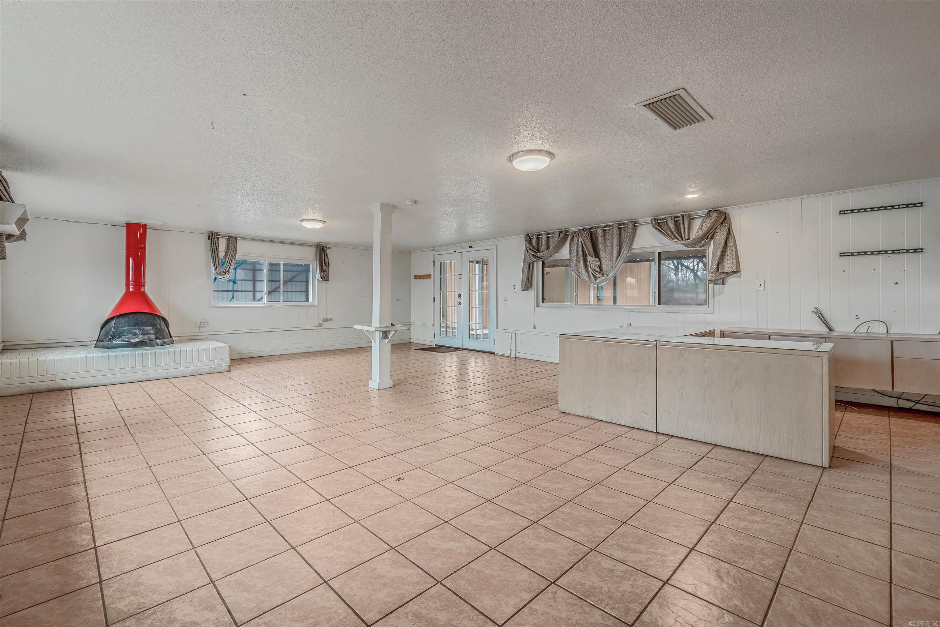 S-L-G - Commercial Sale