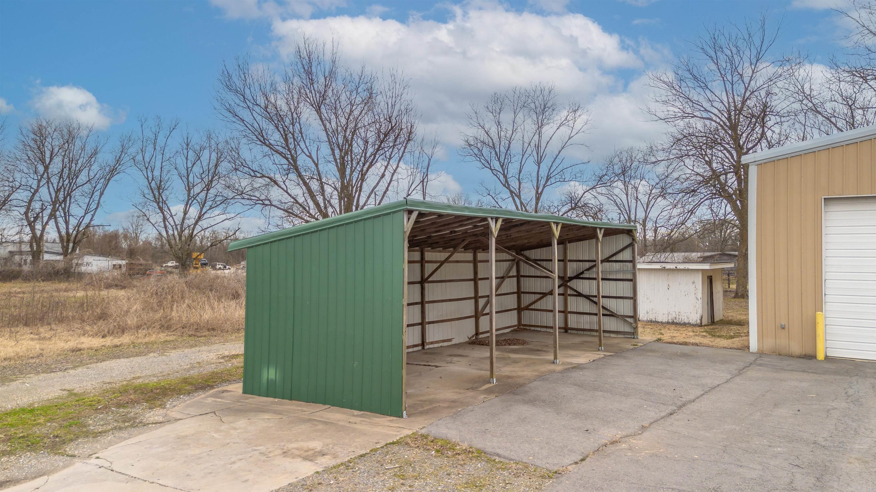 S-L-G - Commercial Sale