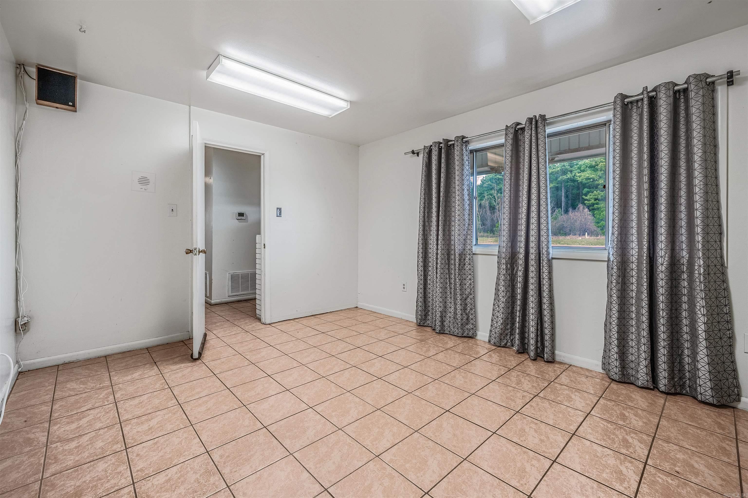 S-L-G - Commercial Sale