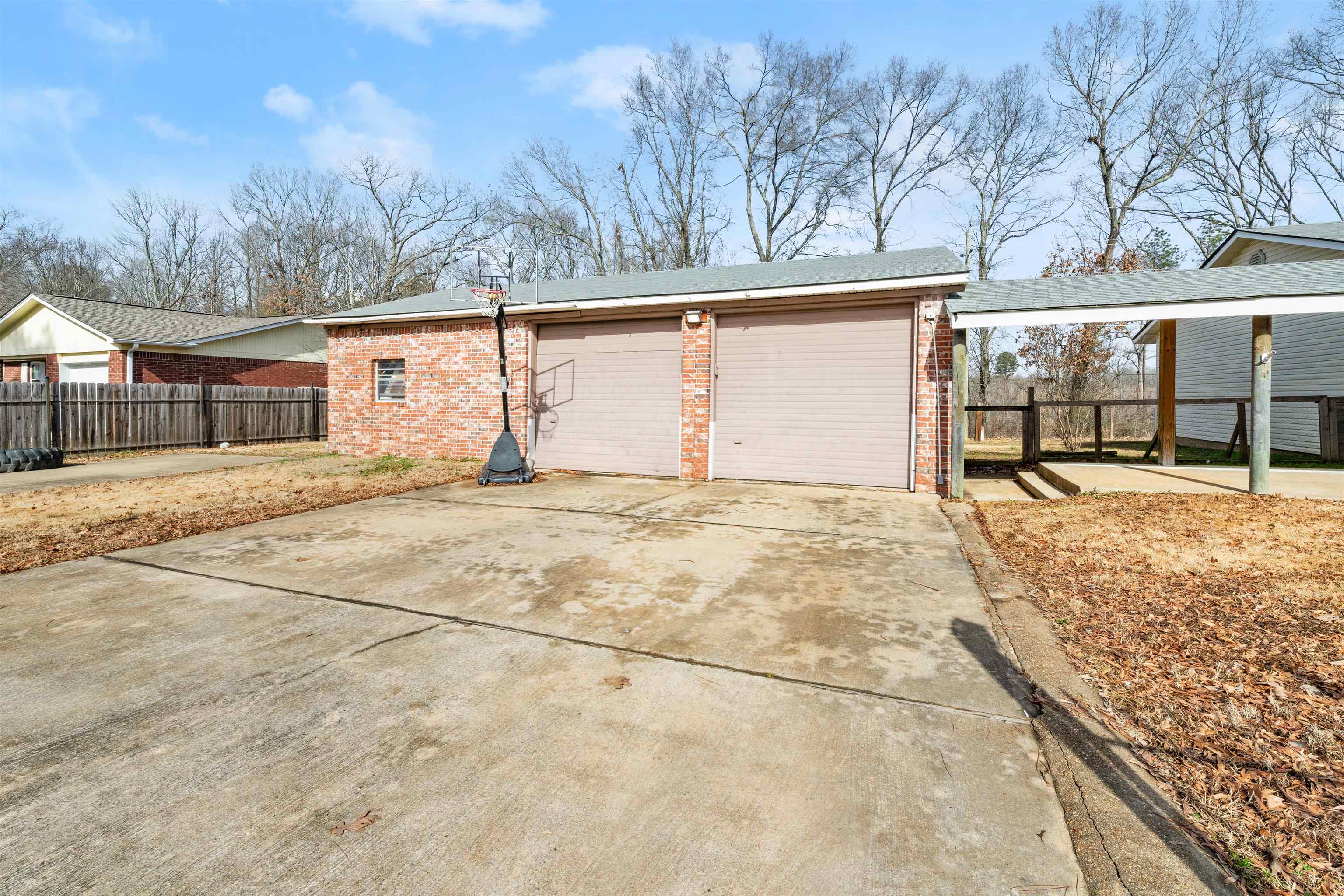 THE MEADOWS - Residential