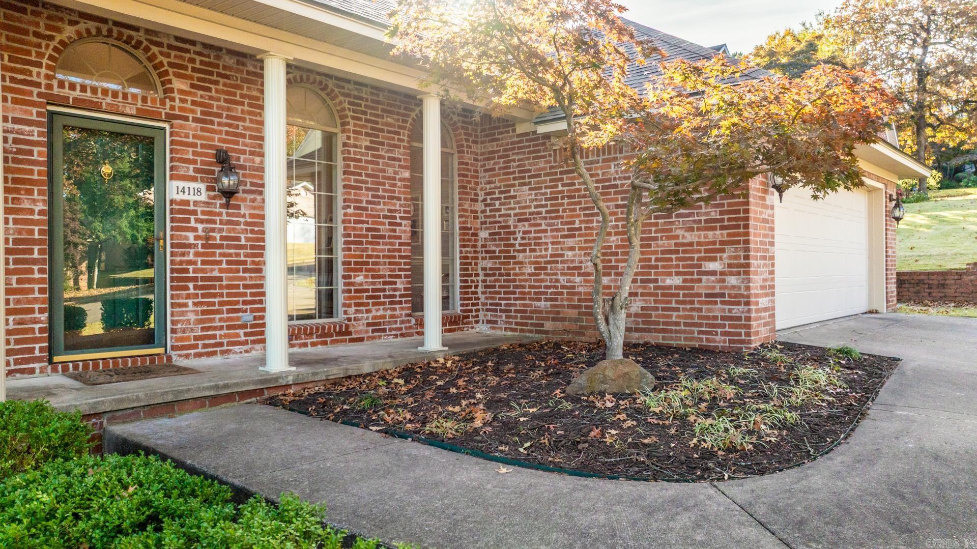 WESTBURY - Residential