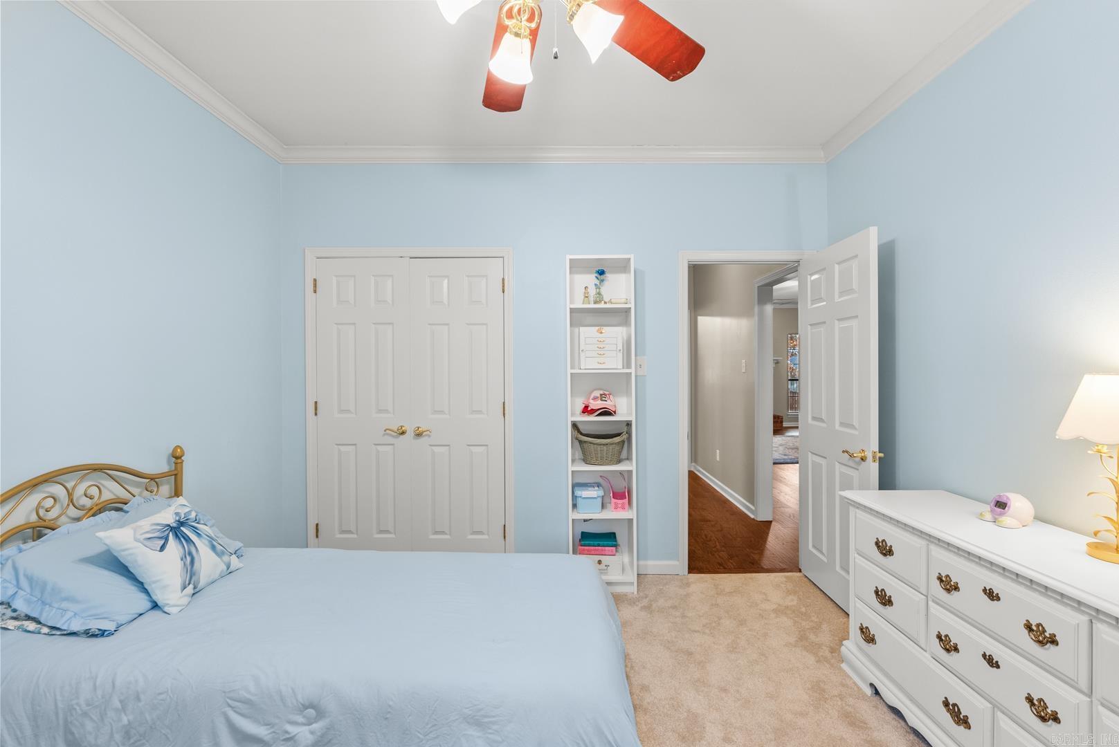 WESTBURY - Residential