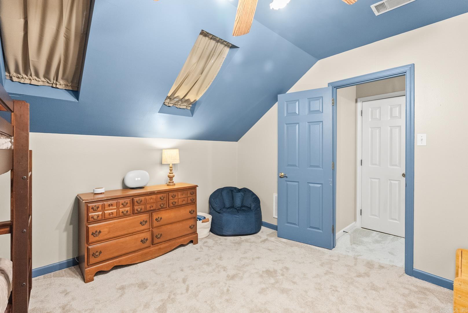 WESTBURY - Residential