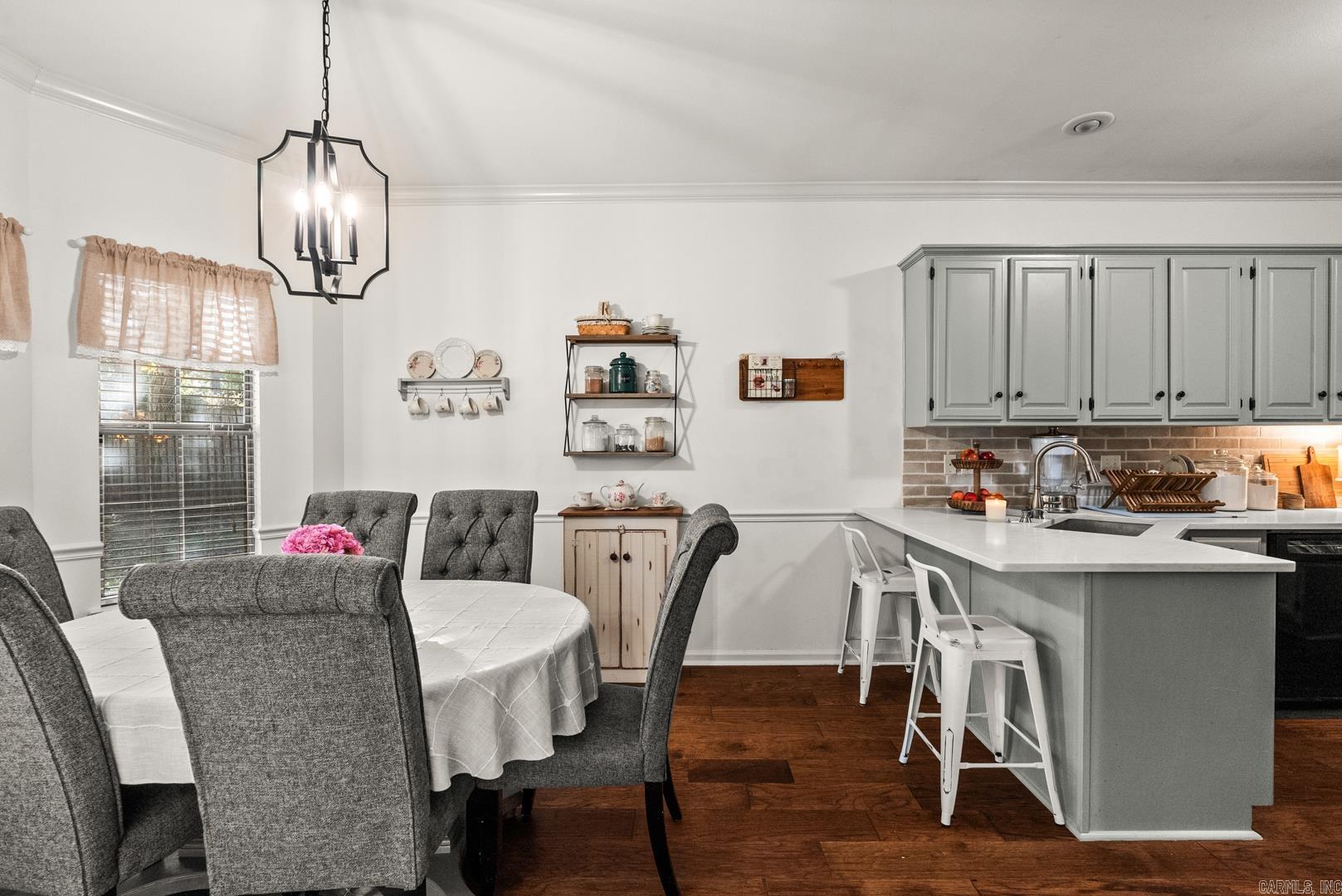 WESTBURY - Residential