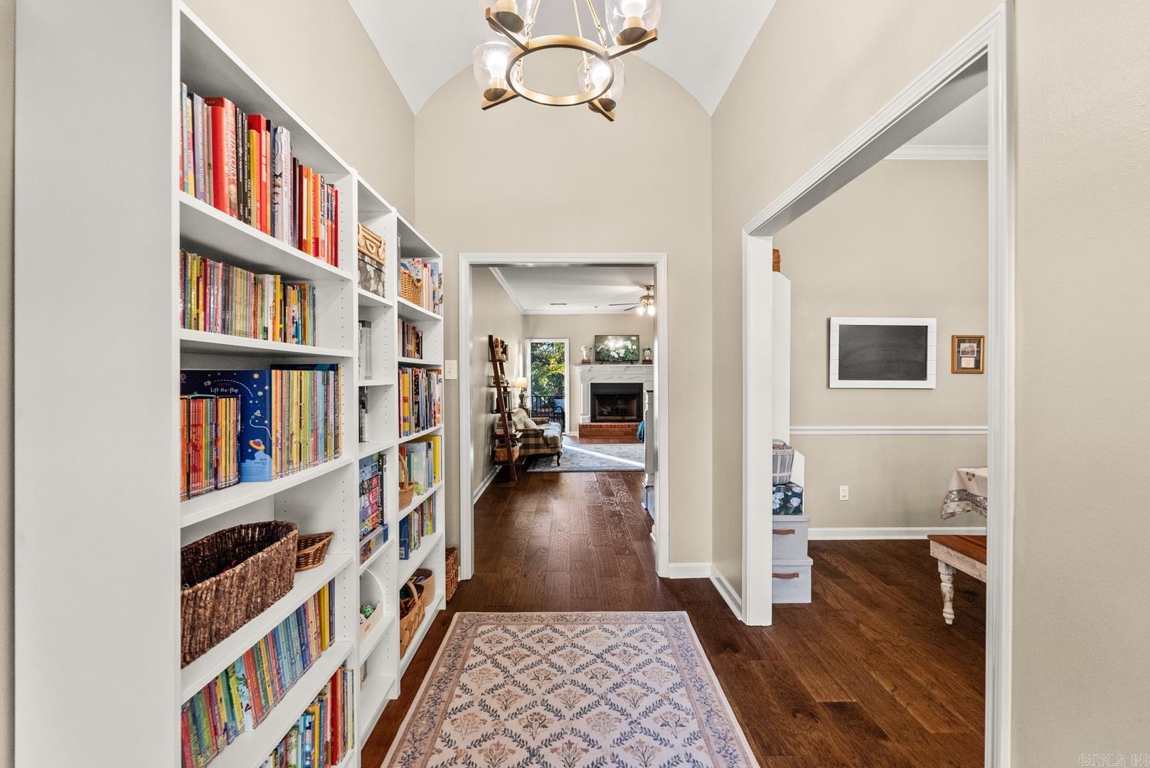 WESTBURY - Residential