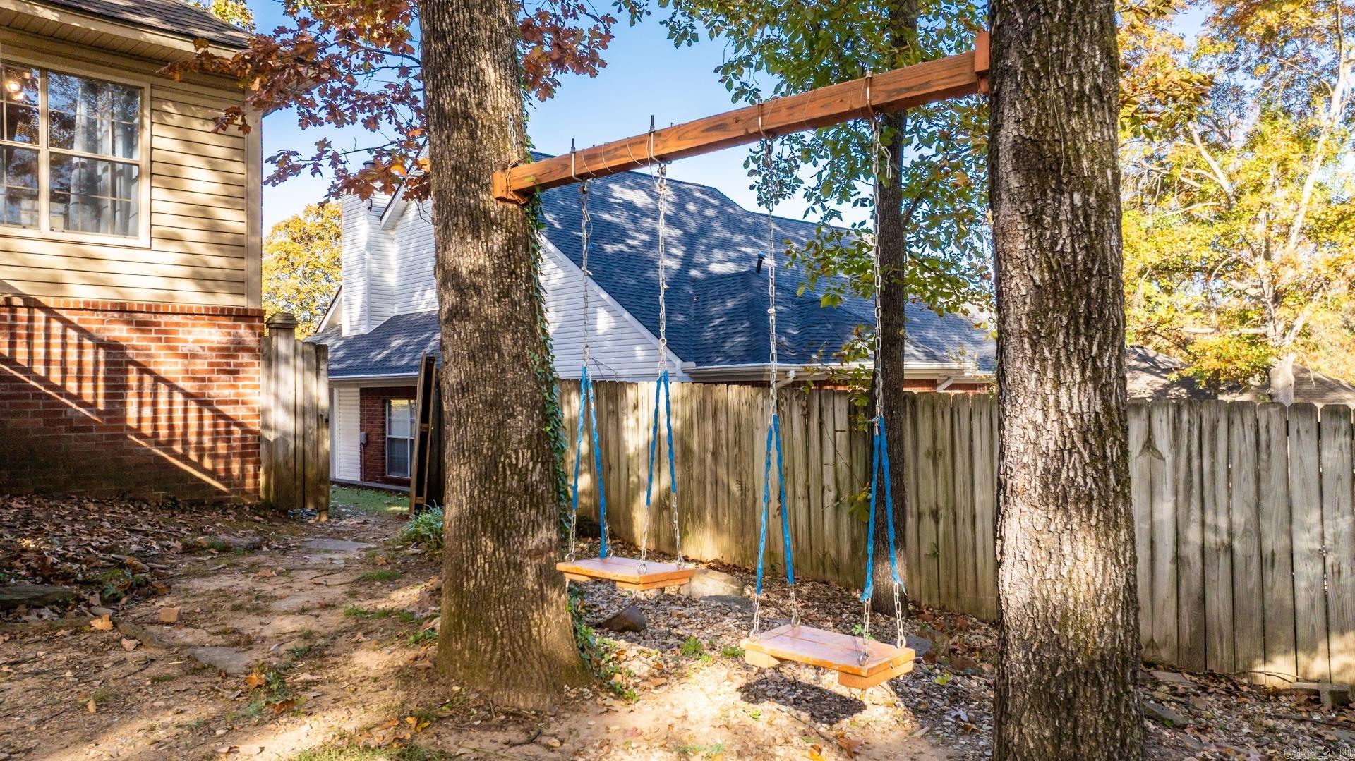 WESTBURY - Residential