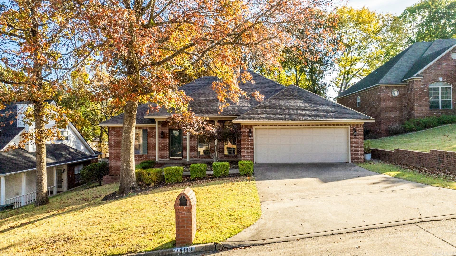 WESTBURY - Residential