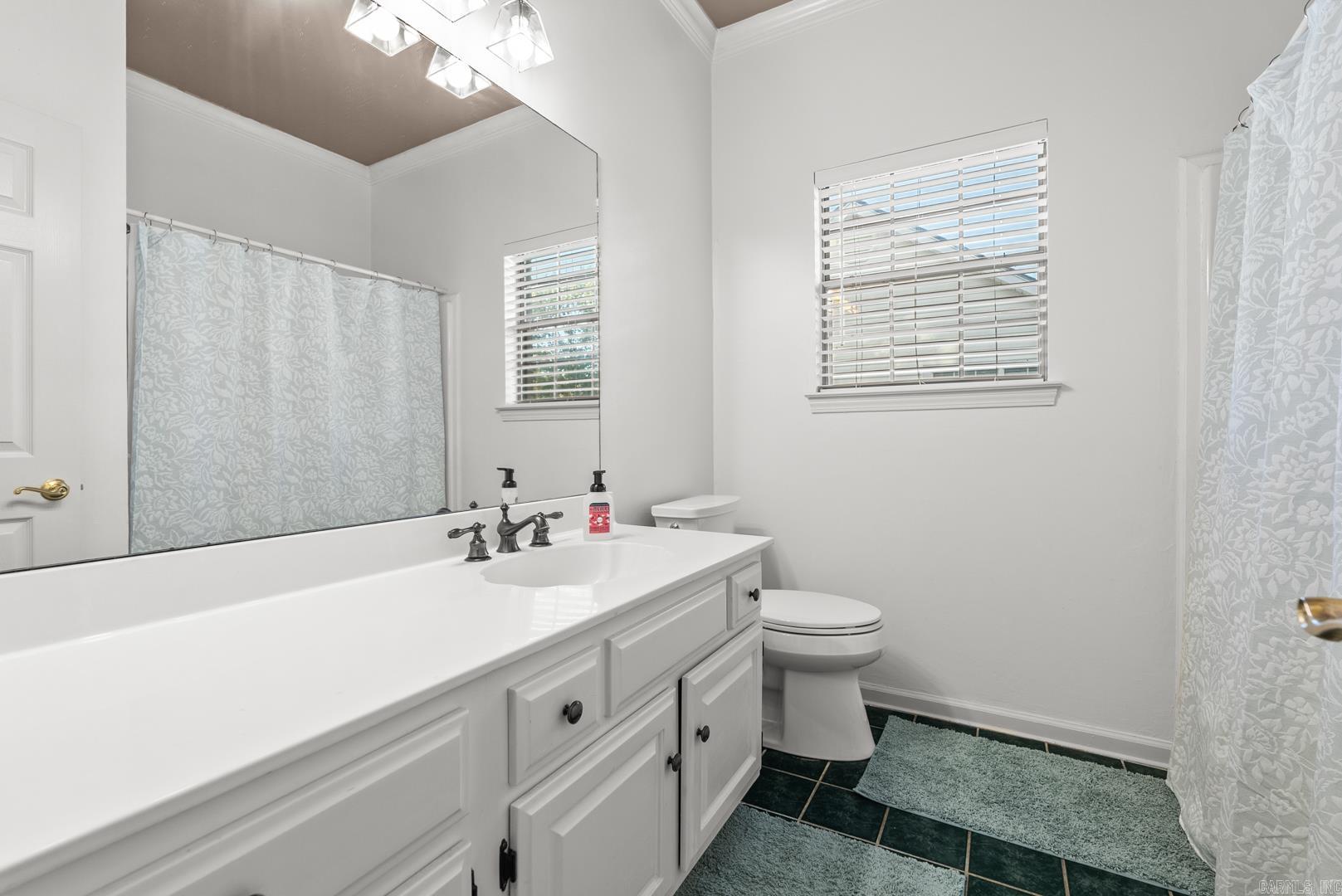 WESTBURY - Residential