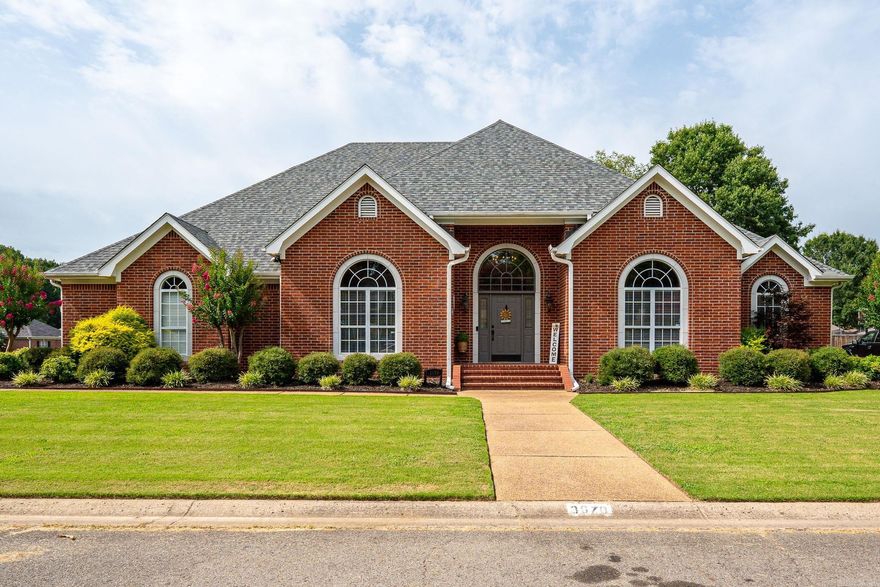 Beautiful 4 bed, 2 1/2 bath Madison Place home. Entry foyer is spacious & boasts tall ceilings. Wonderful kitchen w/huge island perfect for entertaining w/tons of storage, breakfast room, double oven, work station/small office space. Spacious living room w/fireplace. Formal dining room and separate office. Great natural light throughout. Split floor plan. The main bedroom is large with separate entry/hall area, oversized walk-in closet, walk-in shower, double sinks, and jet tub. All guest rooms are a nice size with ample closet space. Cozy shaded covered back porch area. Two car garage & golf cart garage. Large corner lot. New roof in 2022.