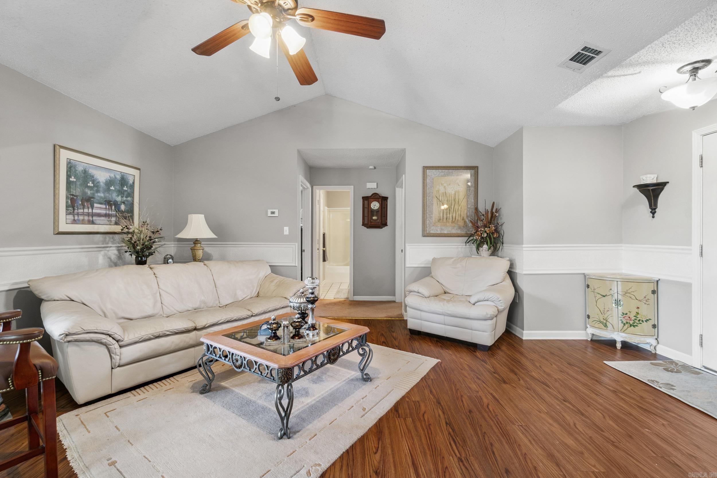 FIELDS FARM - Residential