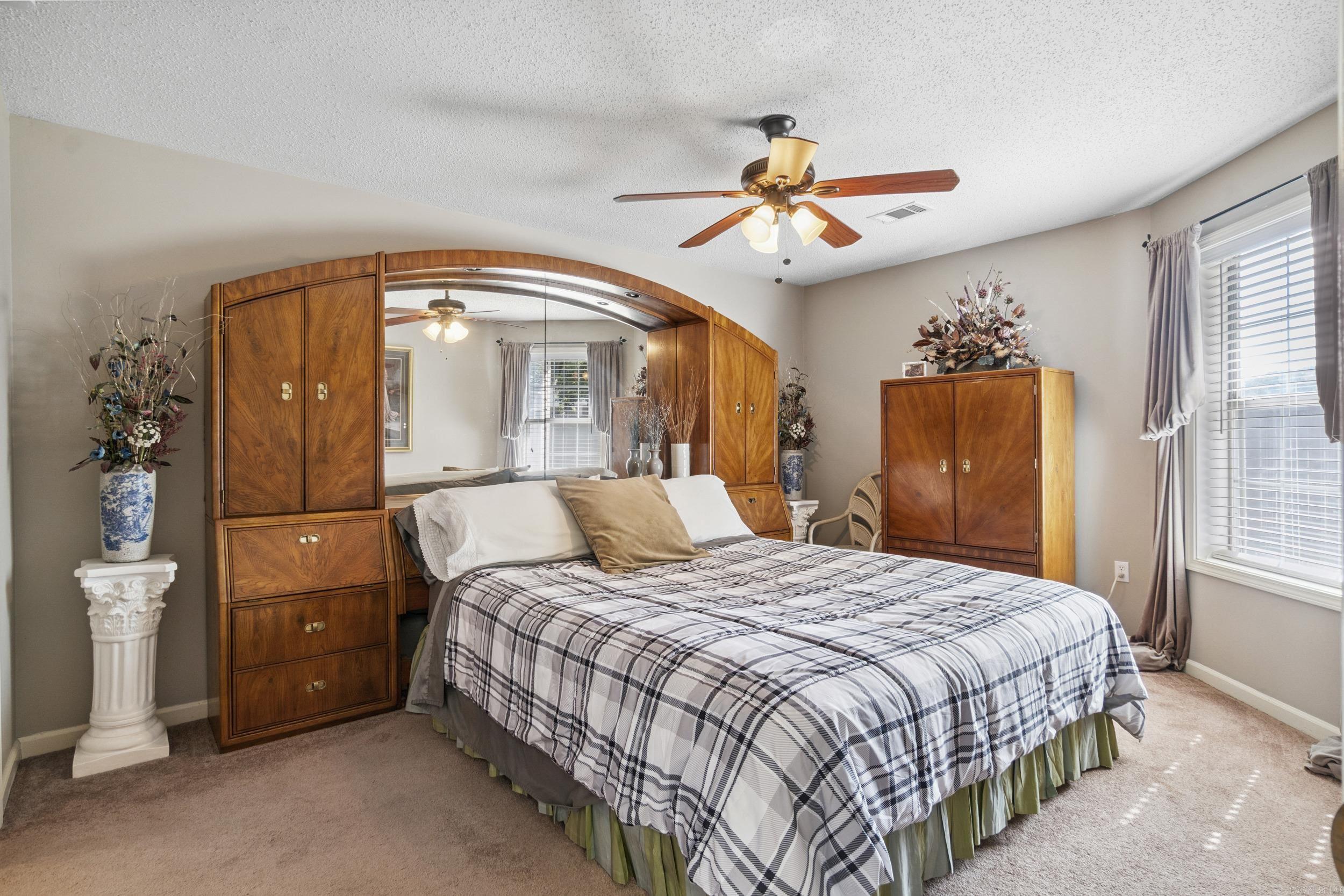 FIELDS FARM - Residential