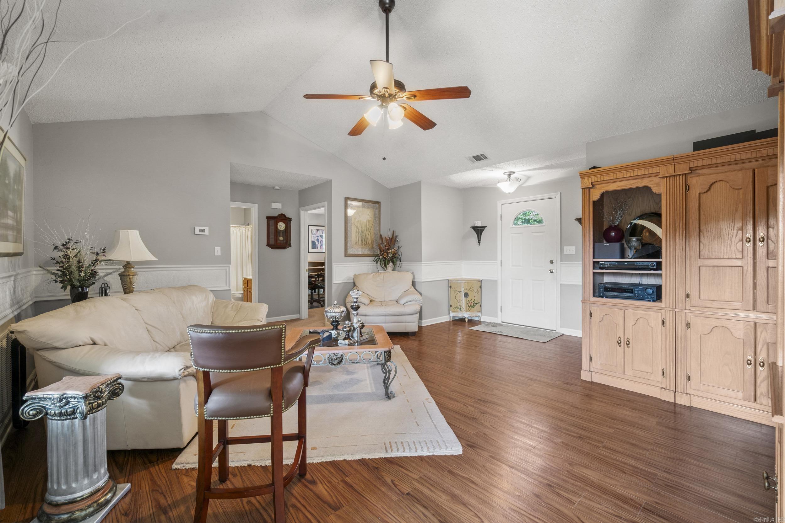 FIELDS FARM - Residential