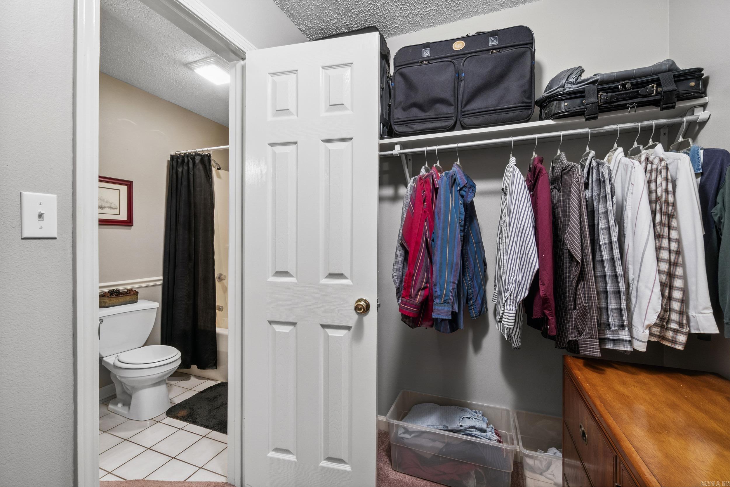 FIELDS FARM - Residential