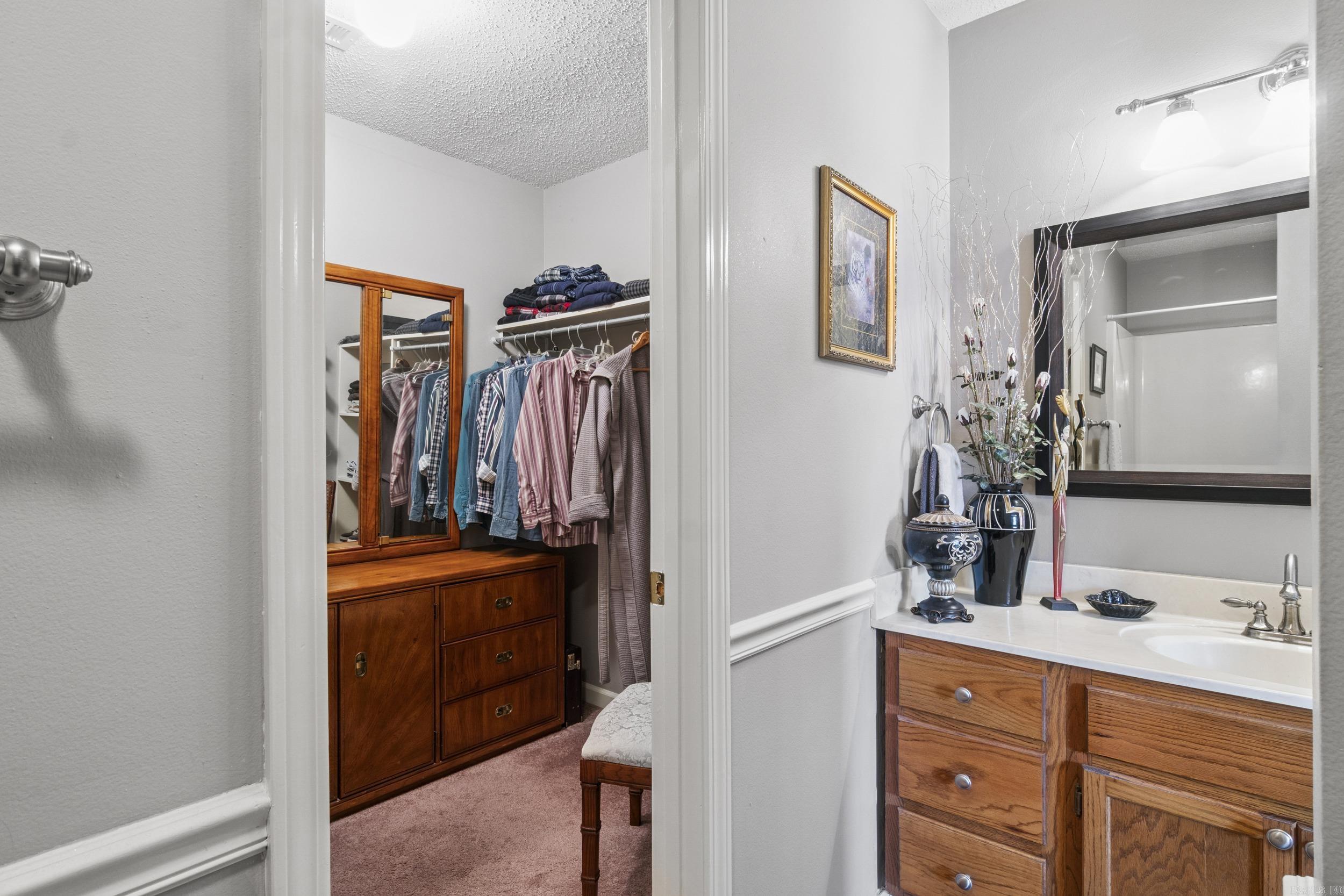 FIELDS FARM - Residential