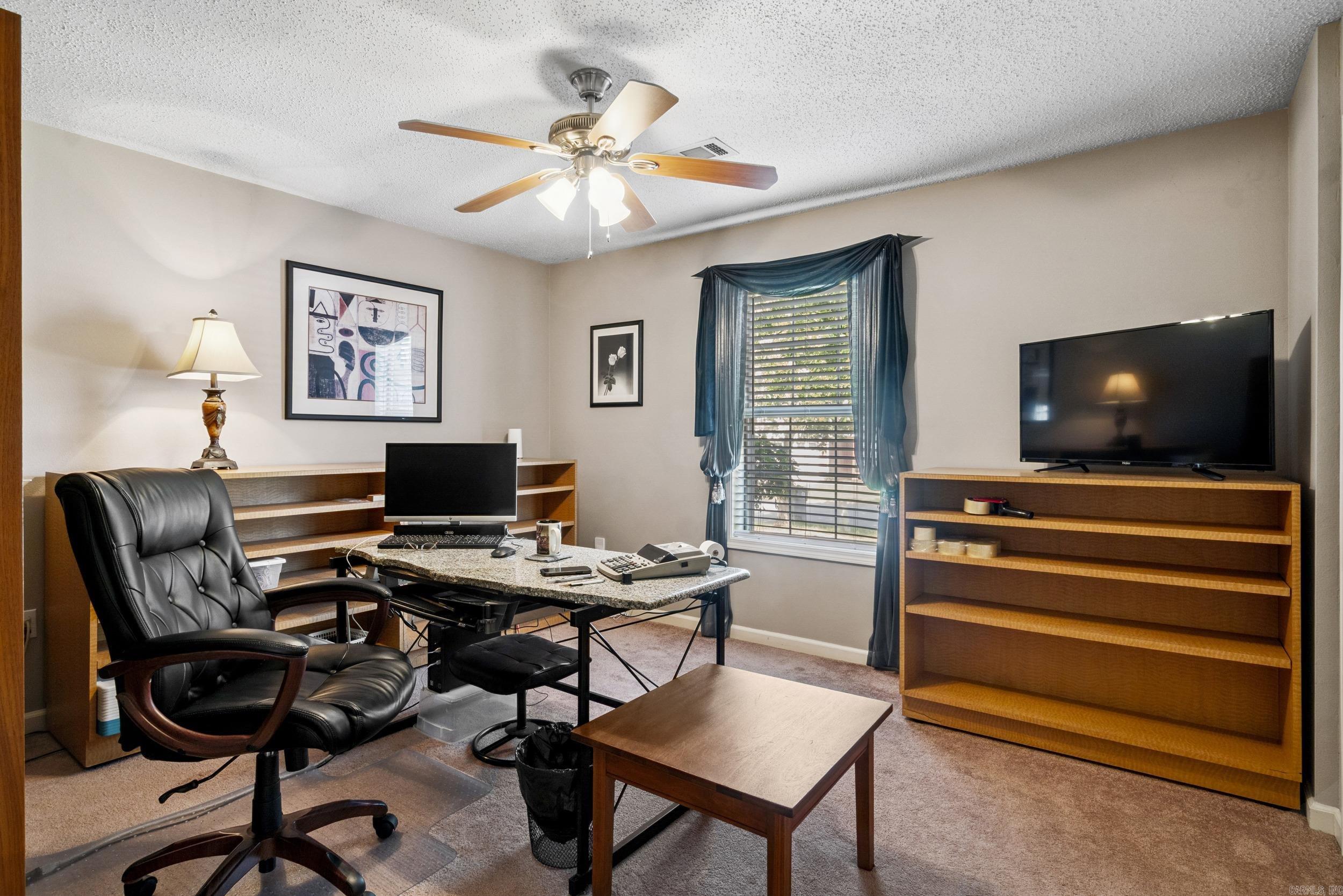 FIELDS FARM - Residential