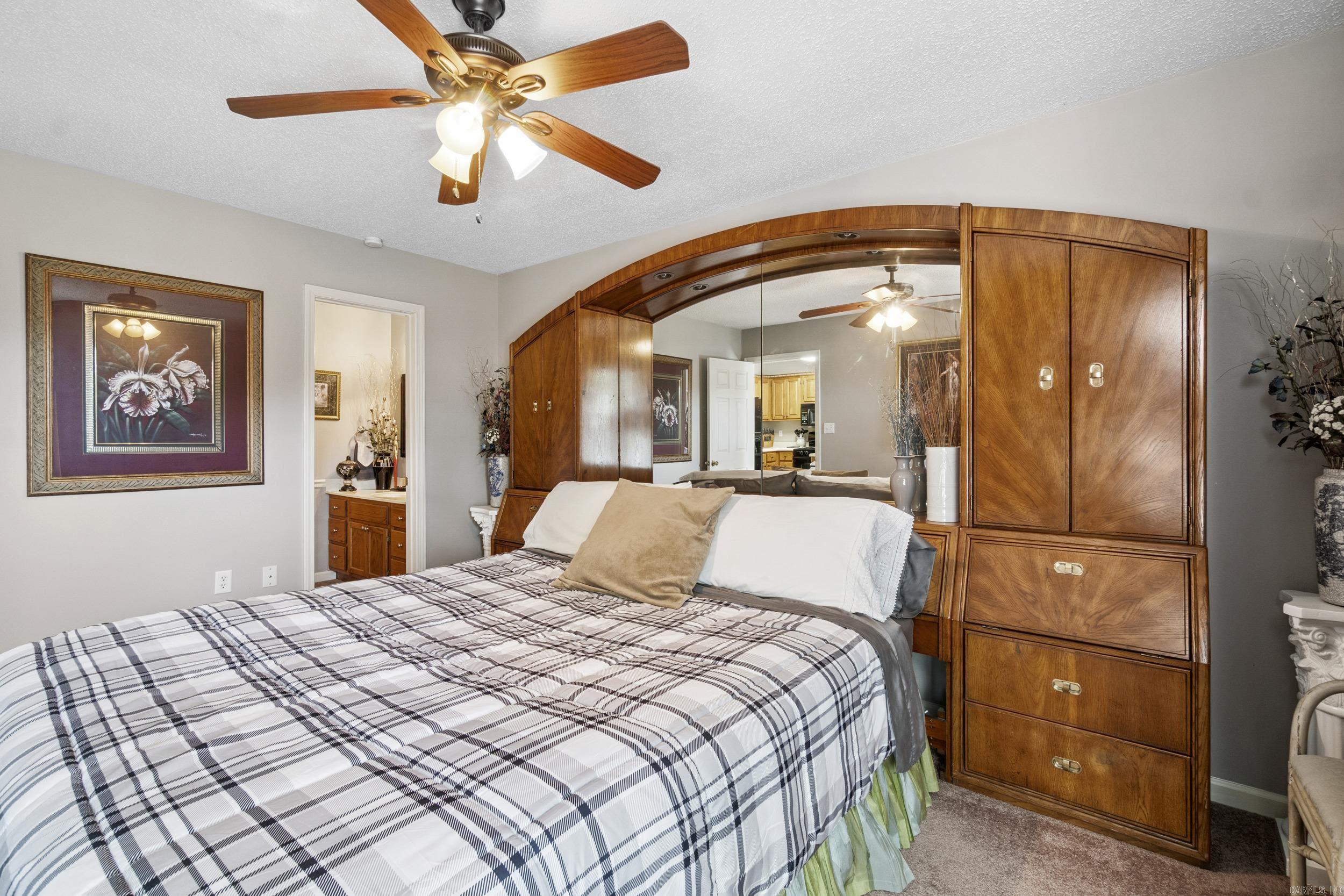 FIELDS FARM - Residential