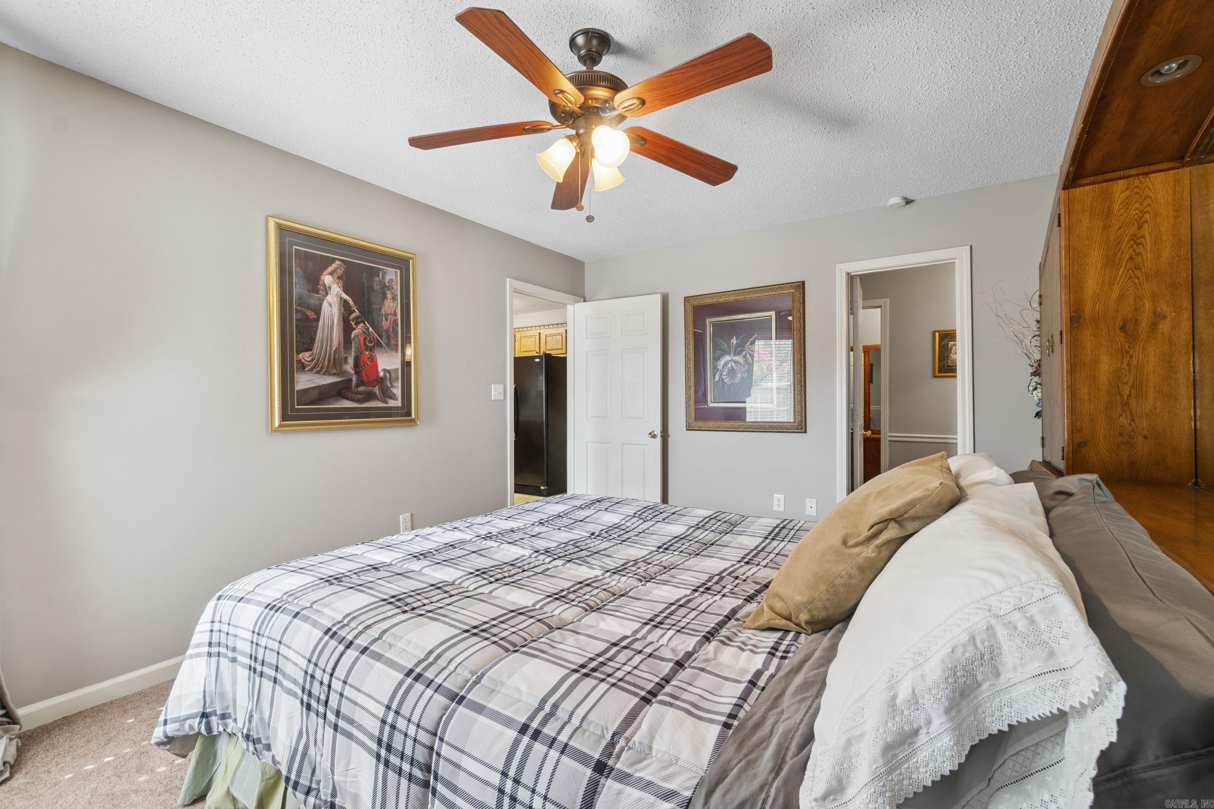 FIELDS FARM - Residential