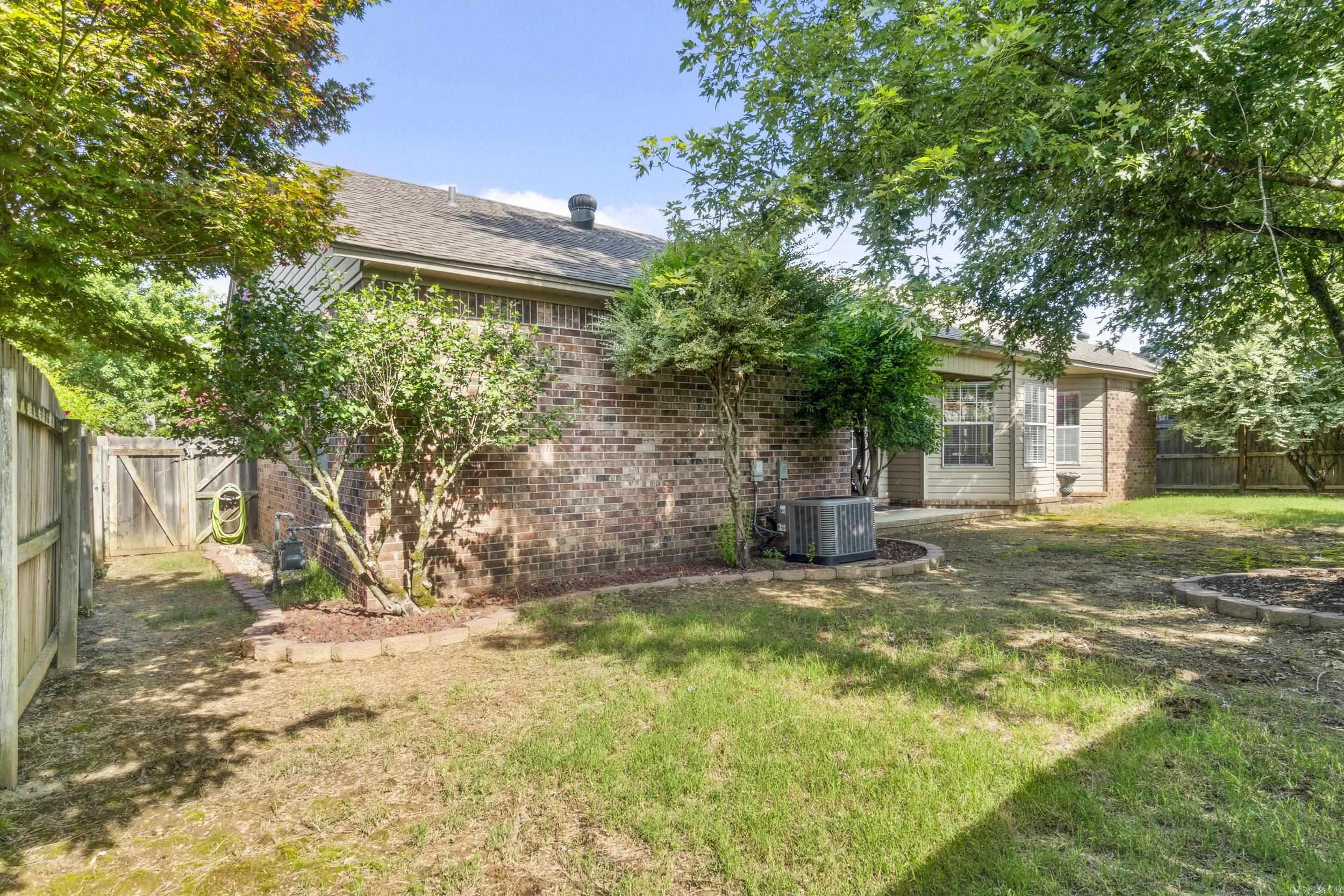 FIELDS FARM - Residential