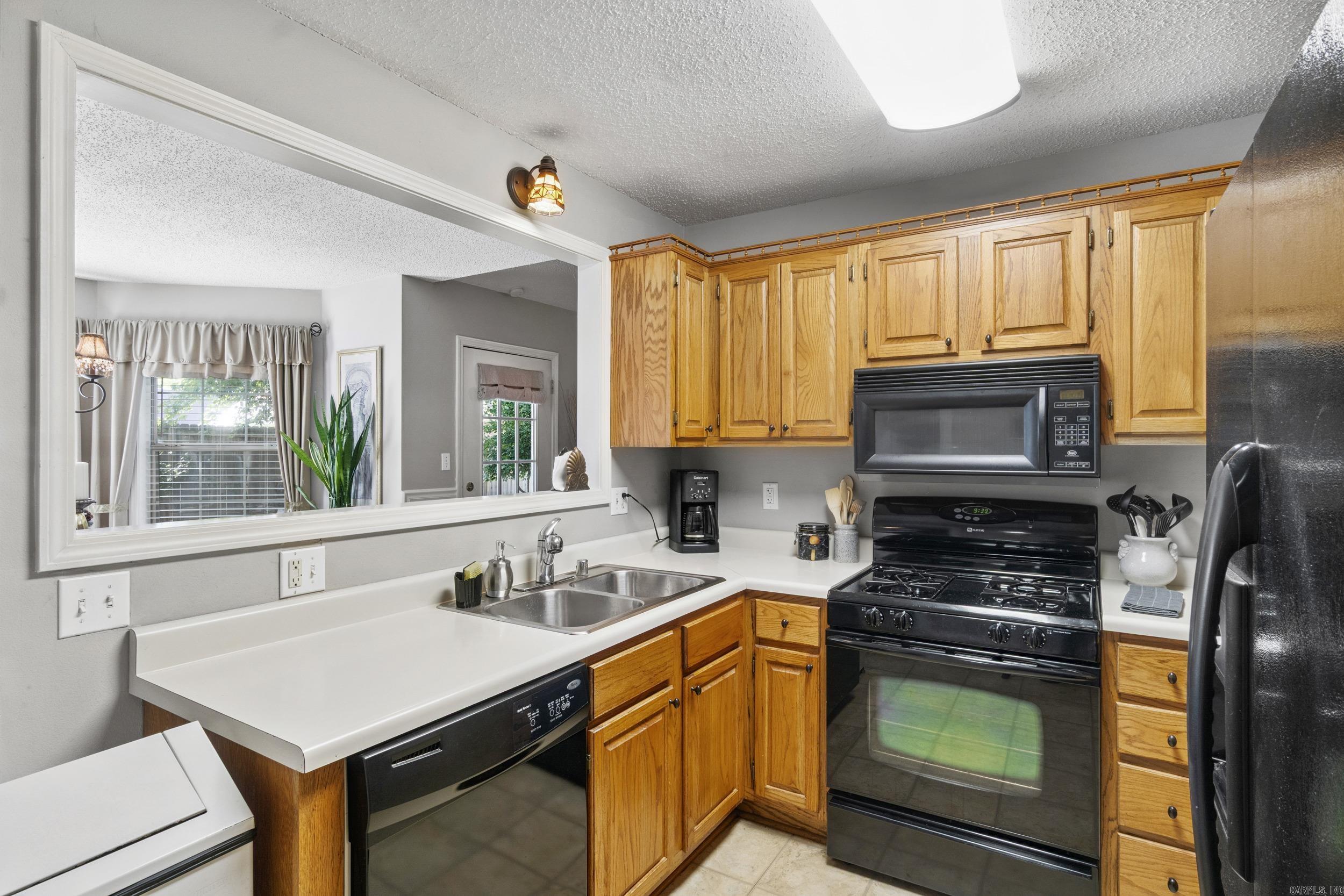 FIELDS FARM - Residential