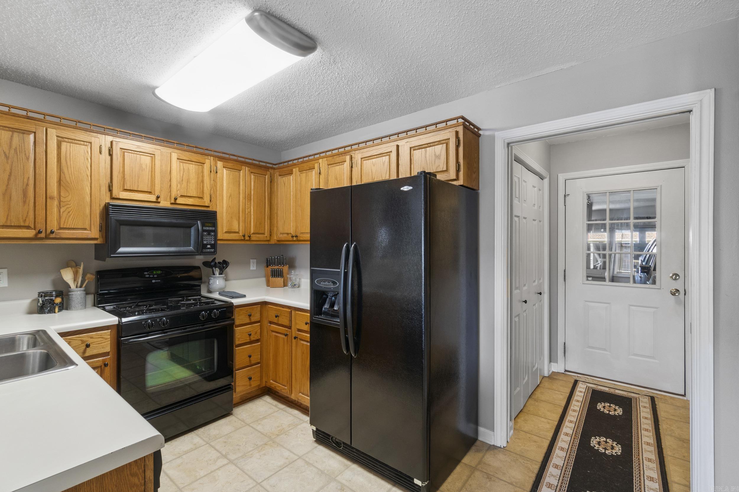 FIELDS FARM - Residential