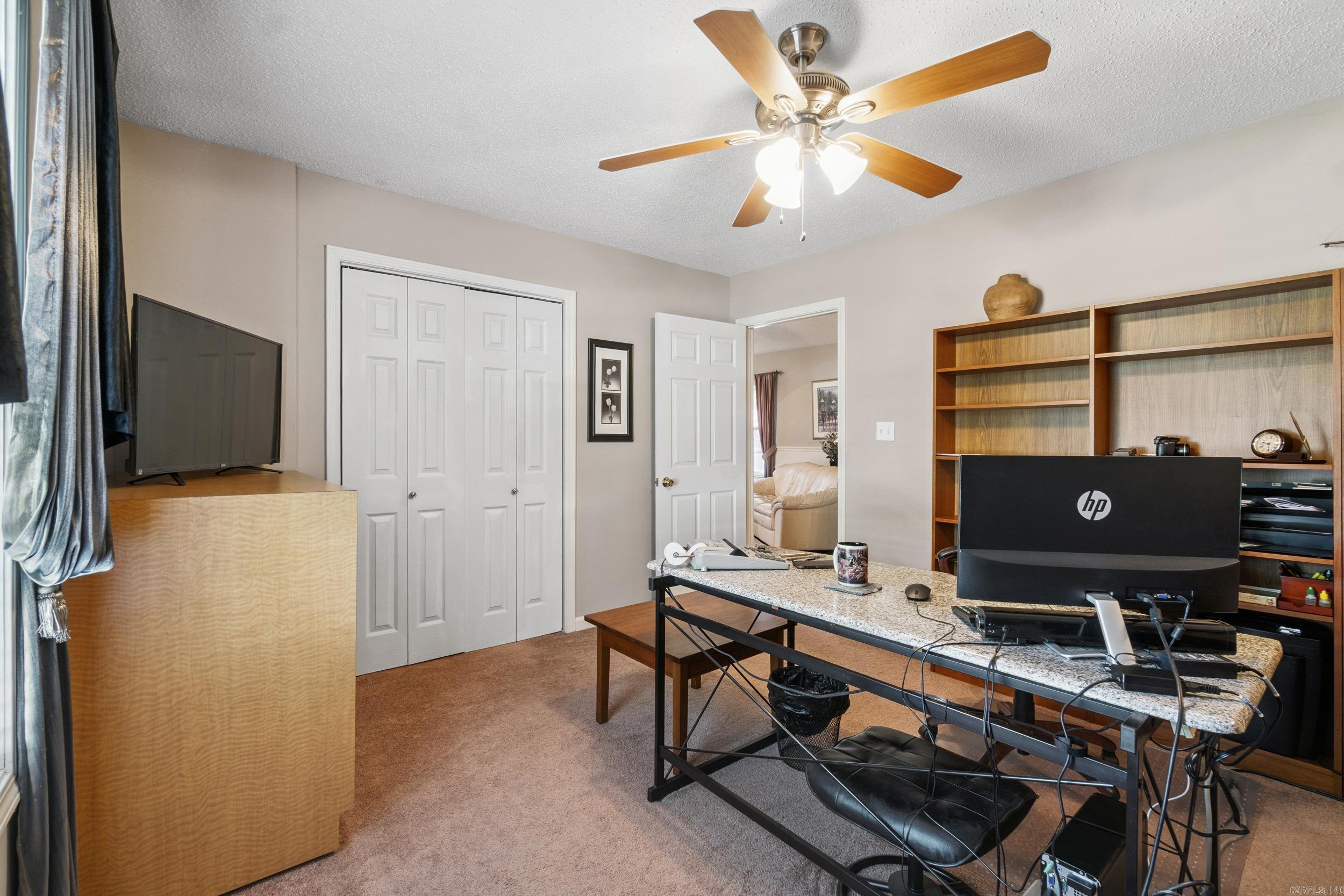 FIELDS FARM - Residential