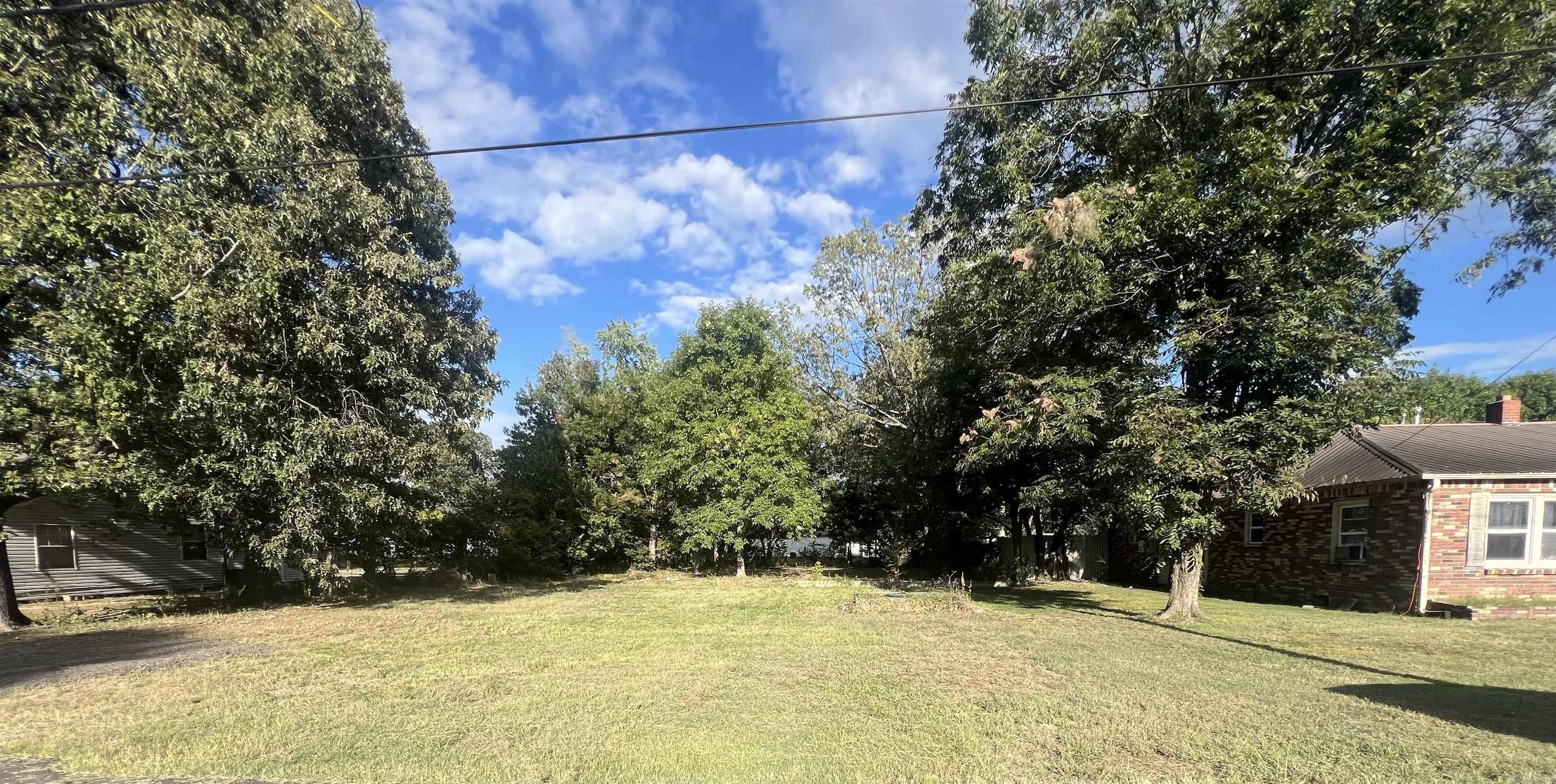 Attention investors! Great vacant lot near downtown amenities. Utilities available. Take a look before it's gone! See agent remarks.