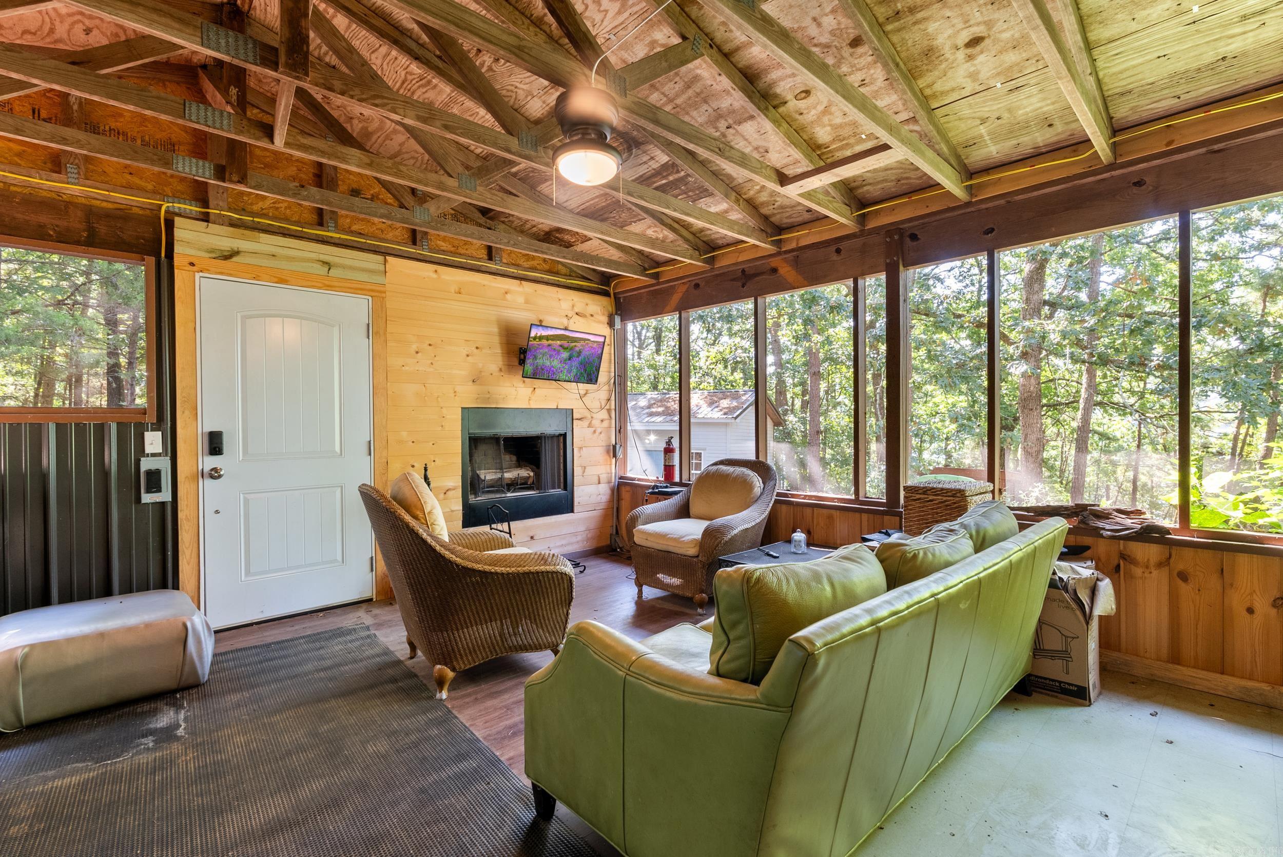 EMERALD COVE - Residential