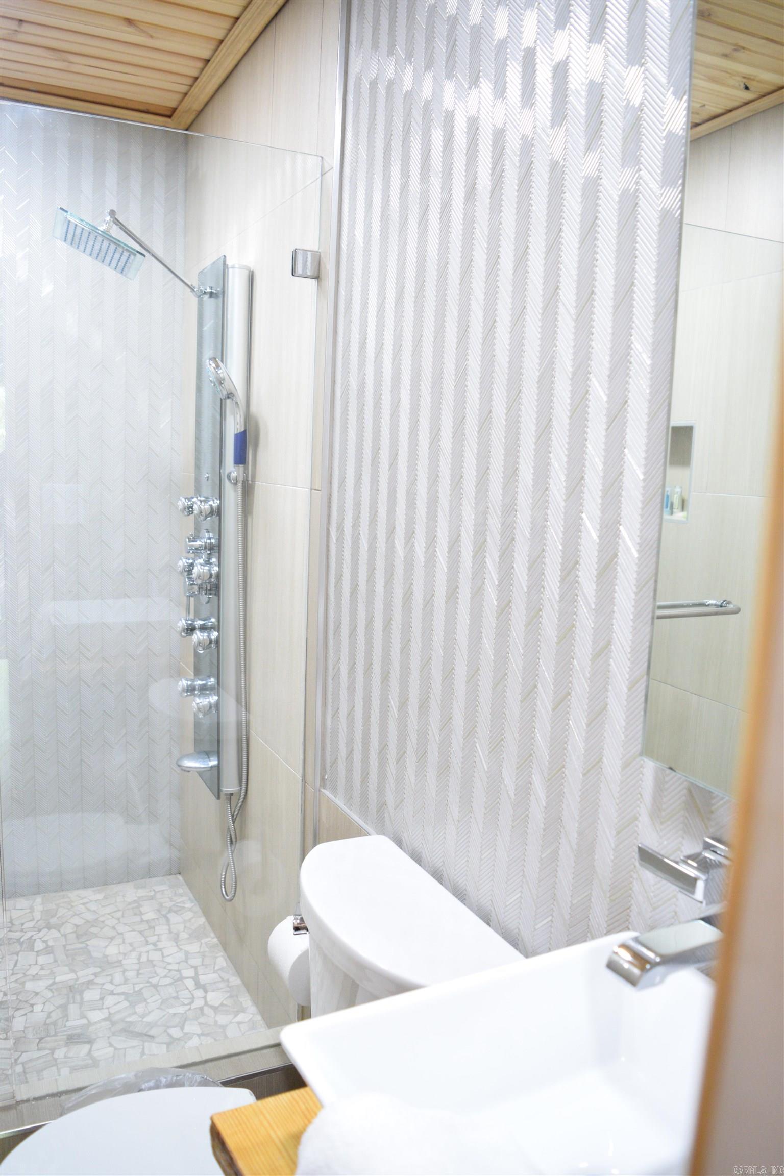 EMERALD COVE - Residential