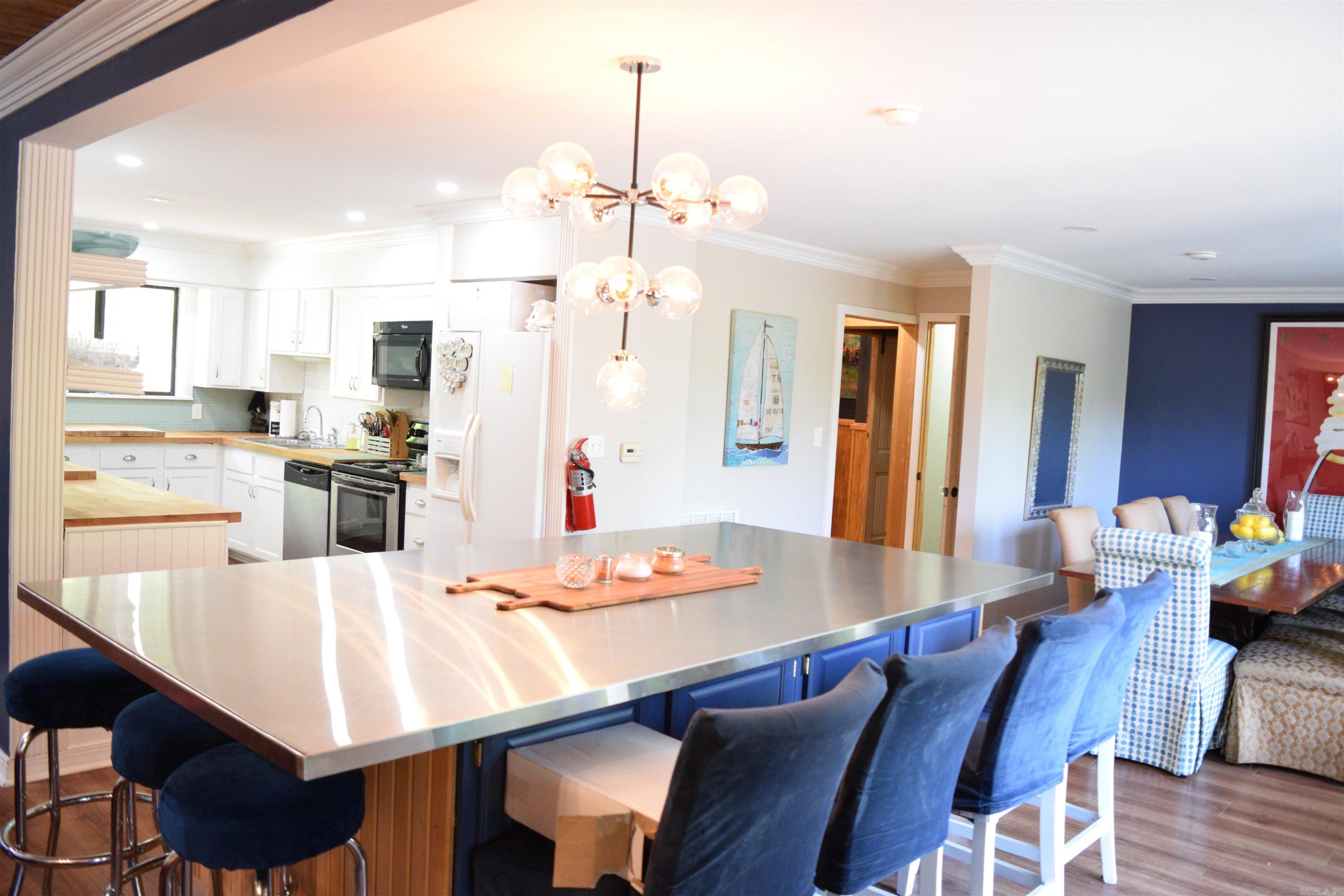 EMERALD COVE - Residential