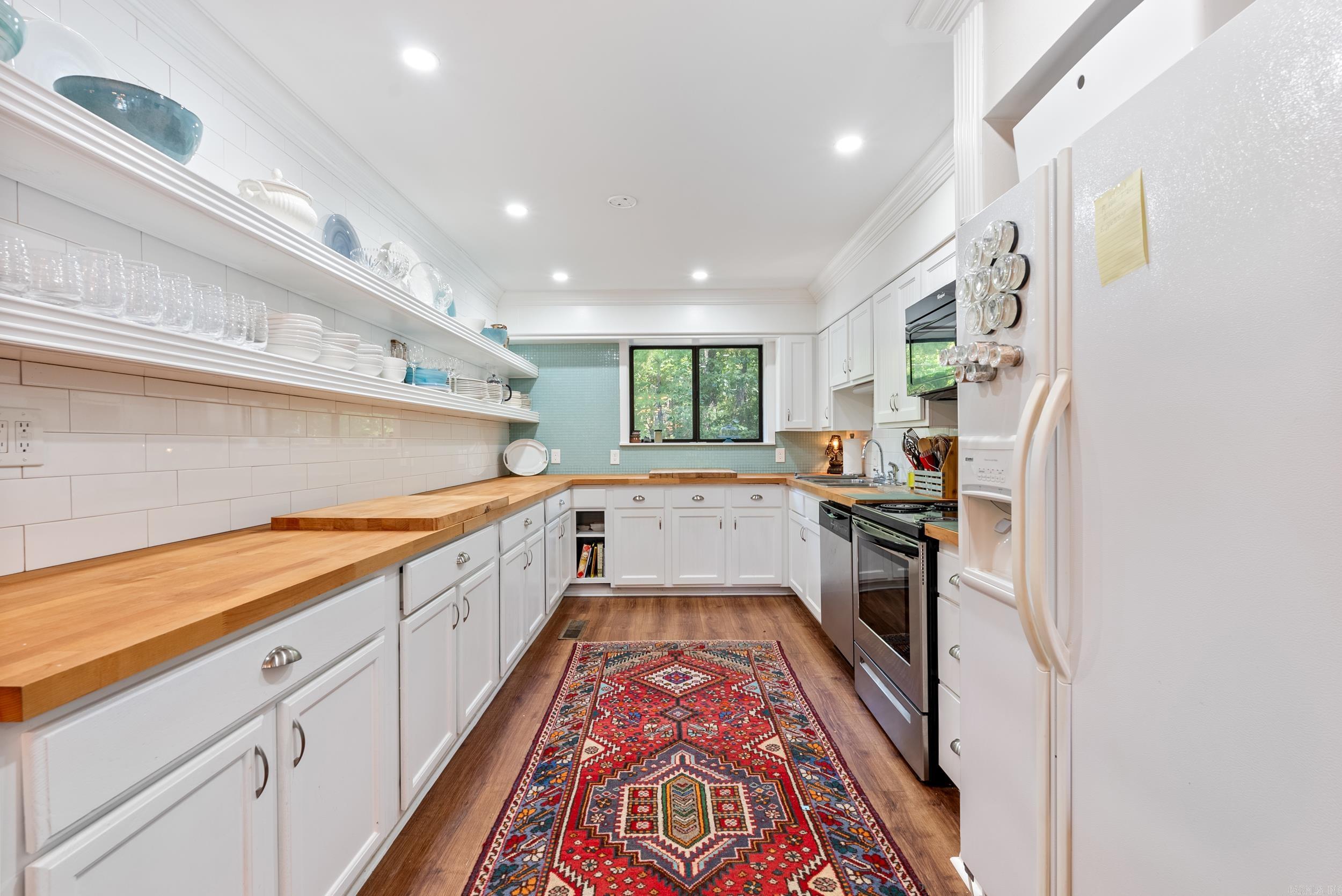 EMERALD COVE - Residential