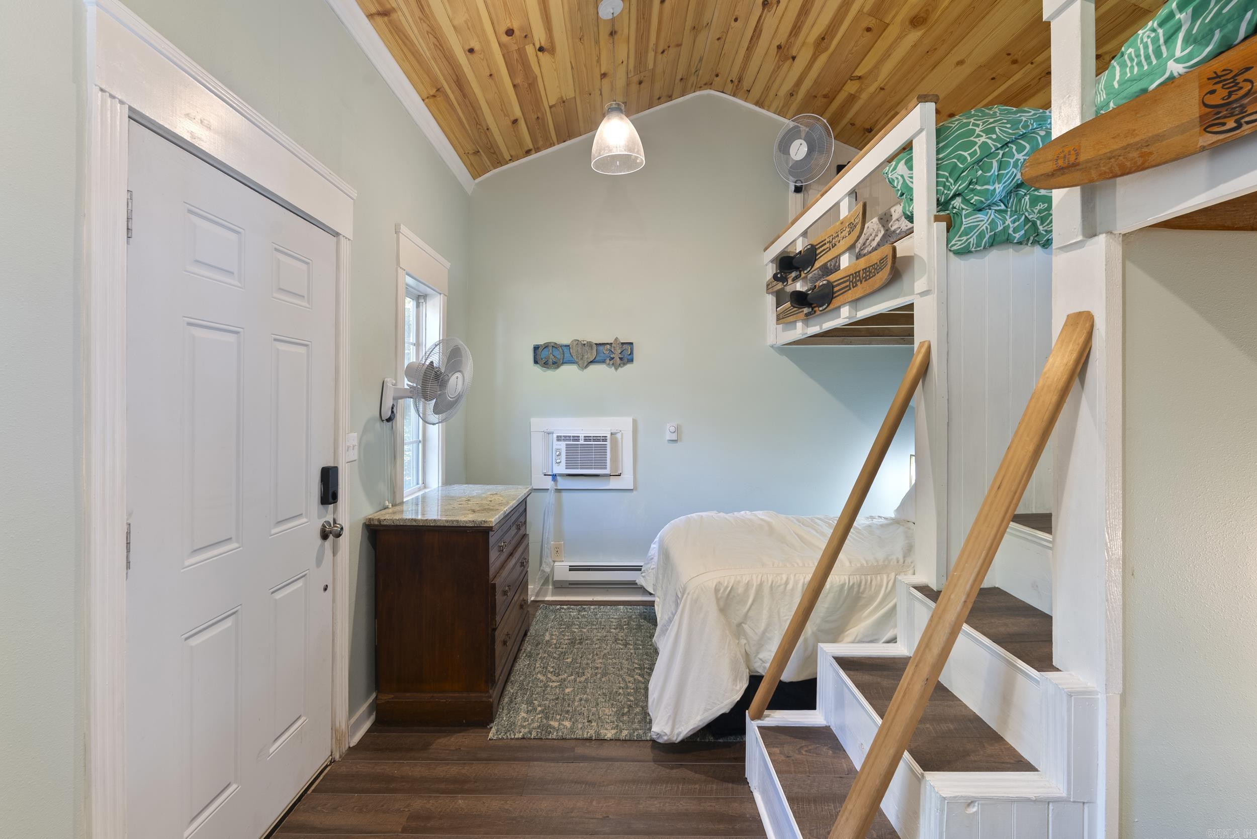 EMERALD COVE - Residential