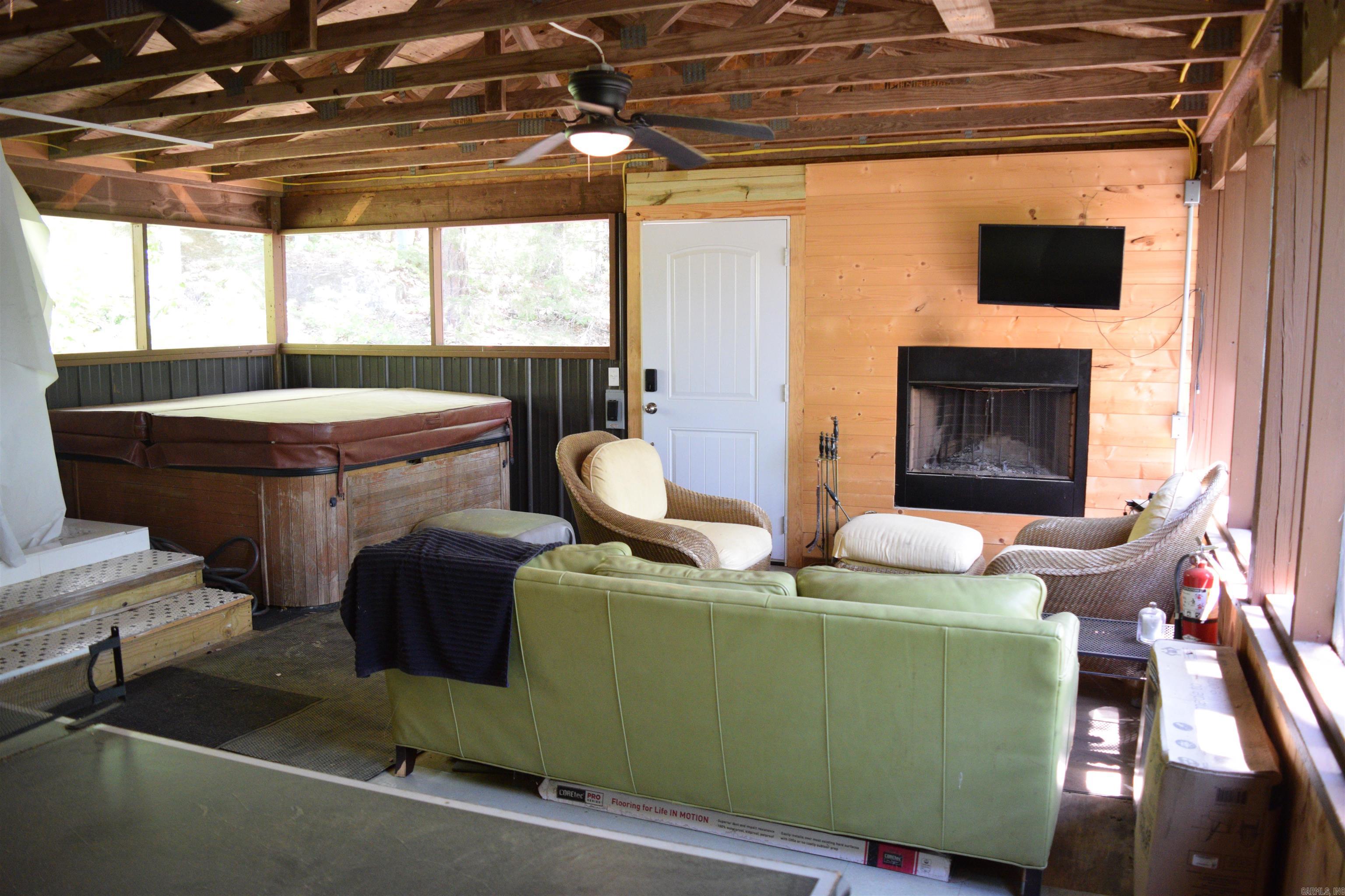 EMERALD COVE - Residential