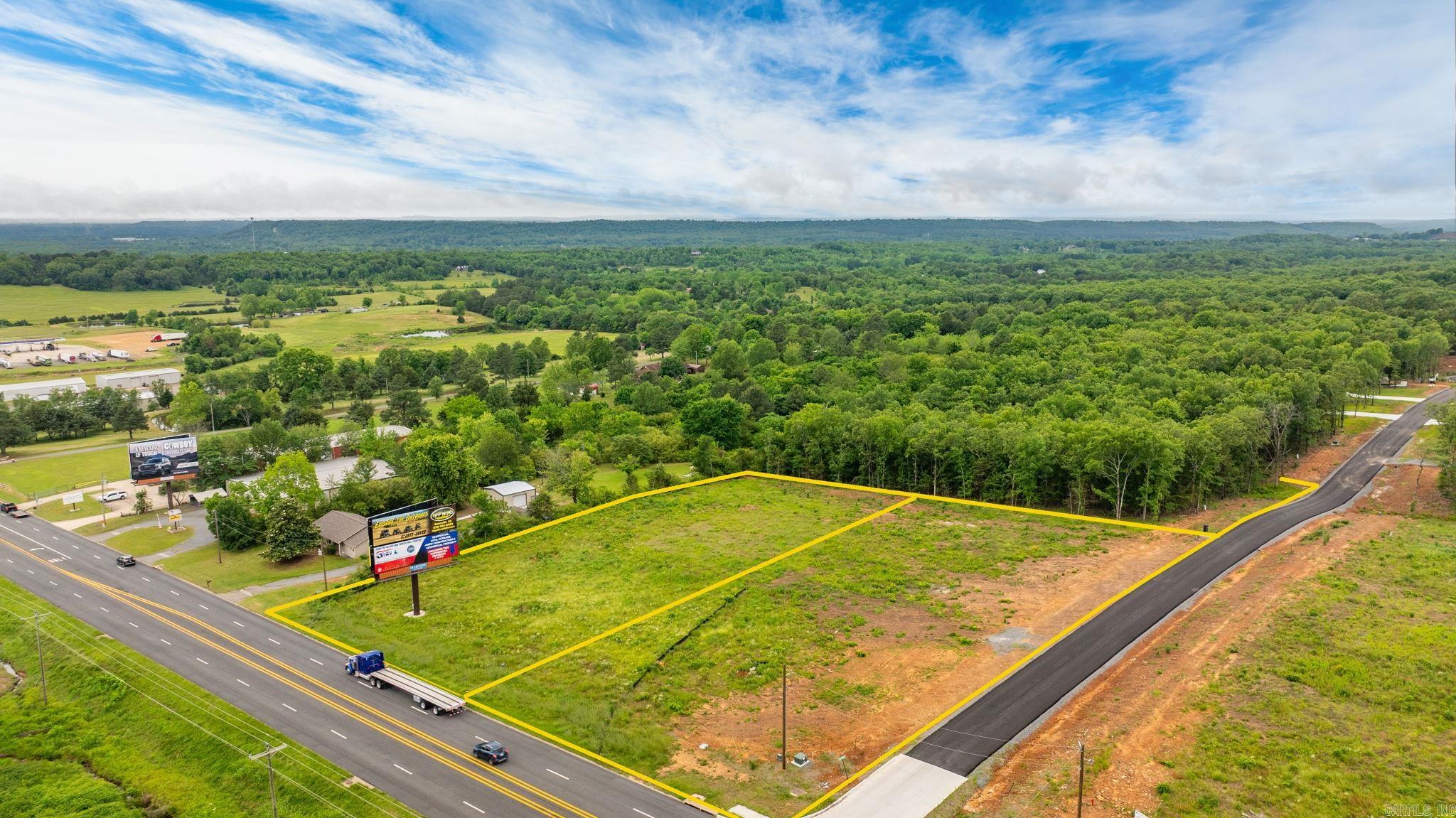 ULES WATSON PLACE - Commercial Sale