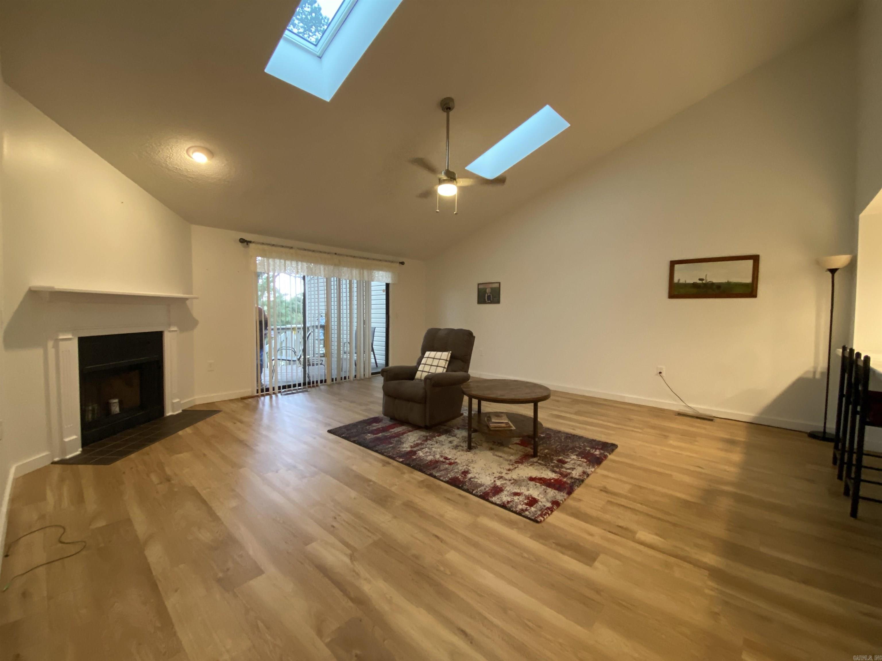 COUNTRY CLUB RIDGE - Residential