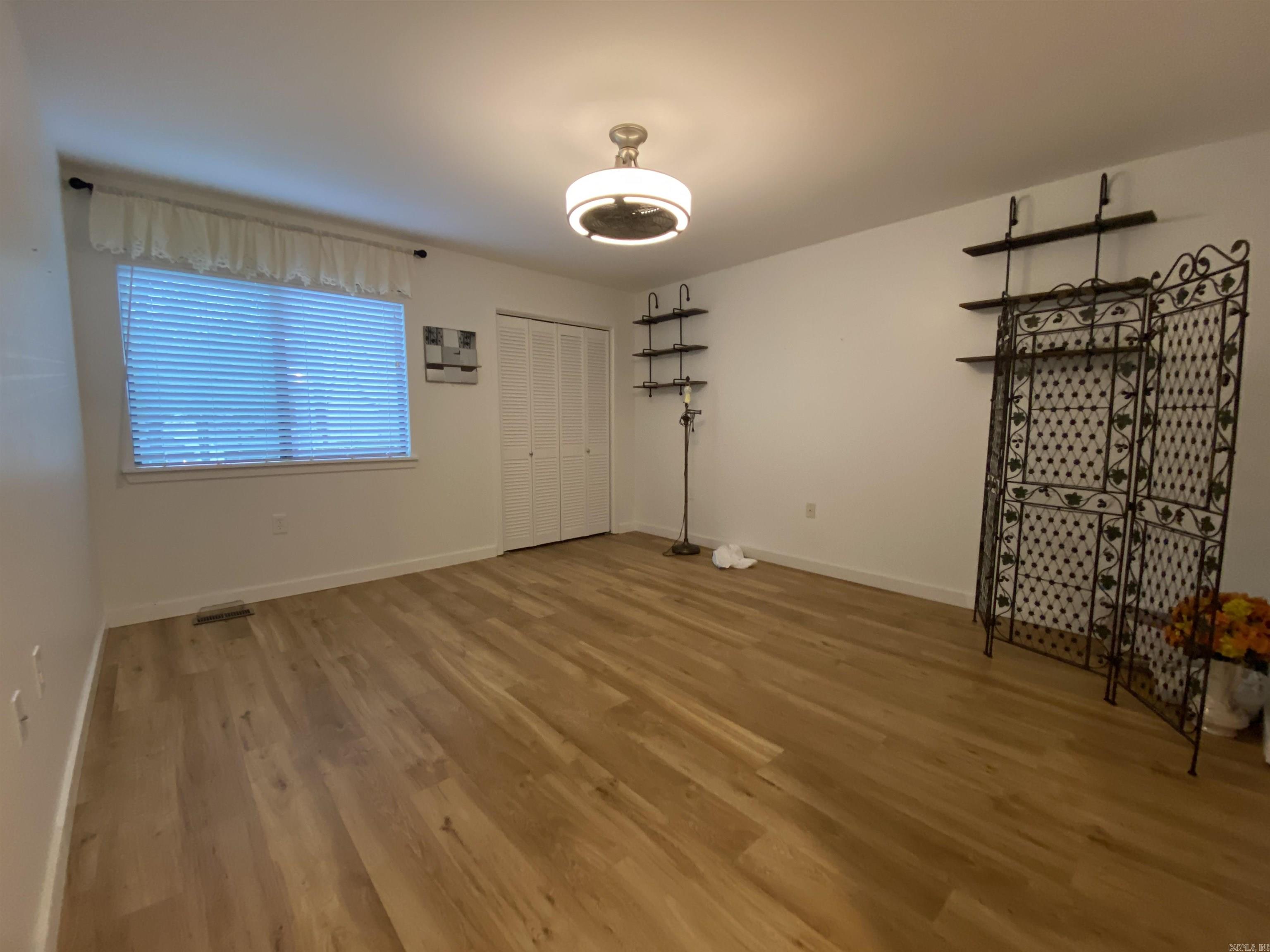 COUNTRY CLUB RIDGE - Residential